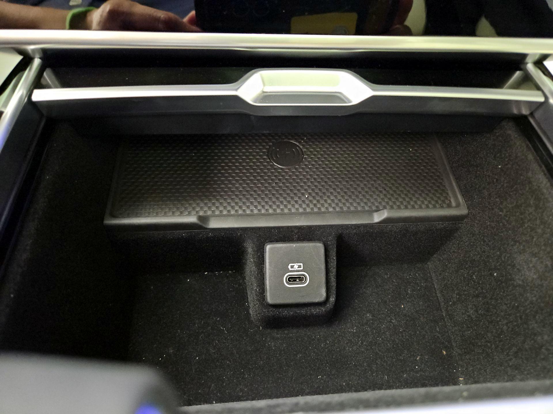 Thumbnail: 2025 Land Rover Range Rover - 19