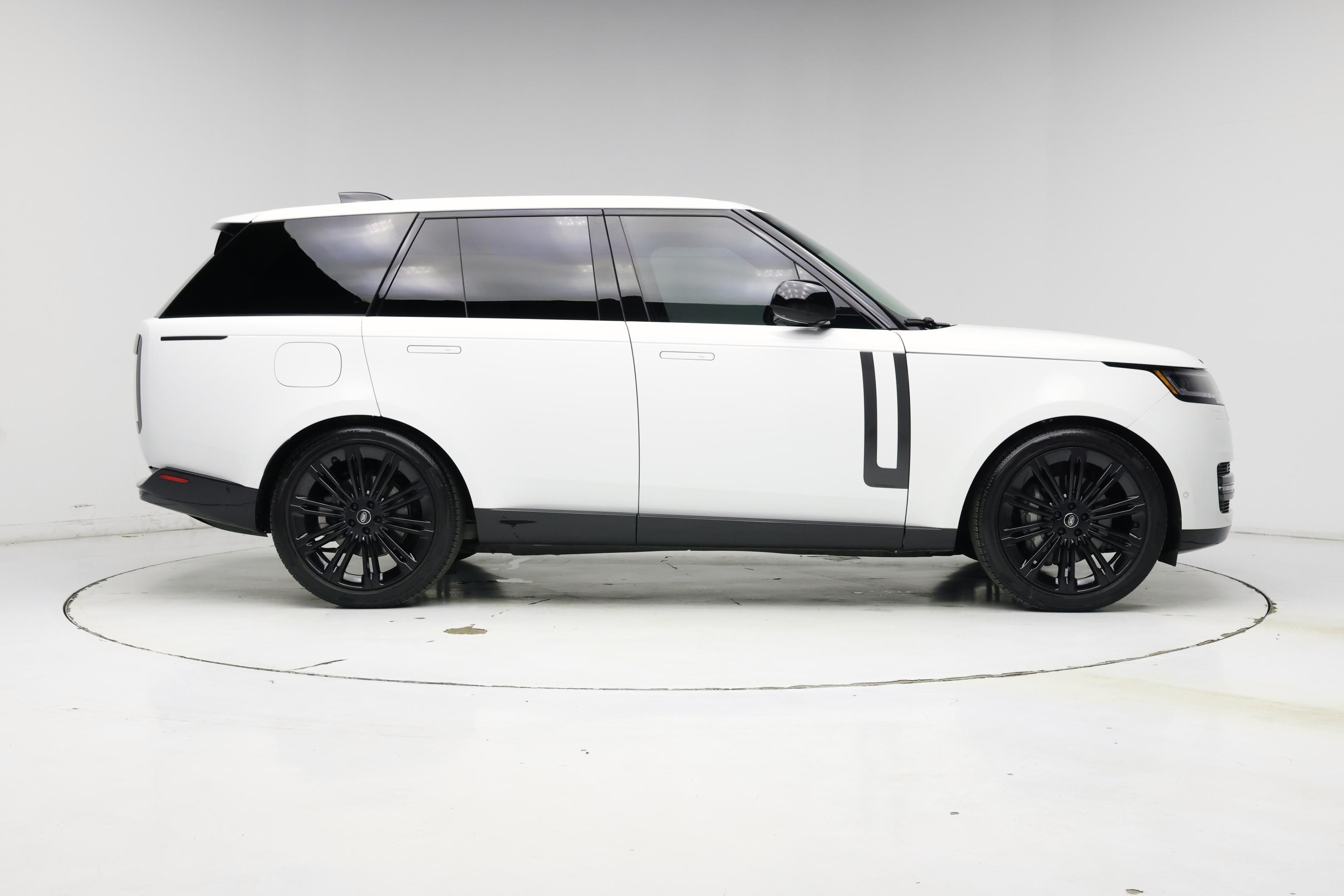 Thumbnail: 2025 Land Rover Range Rover - 7