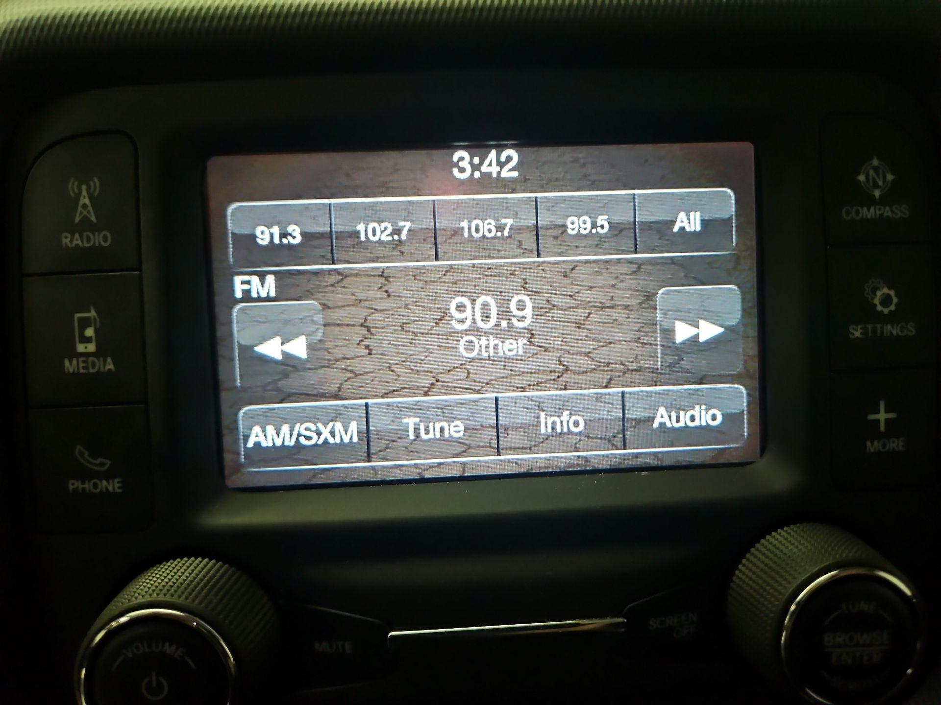 Thumbnail: 2018 Jeep Wrangler - 15