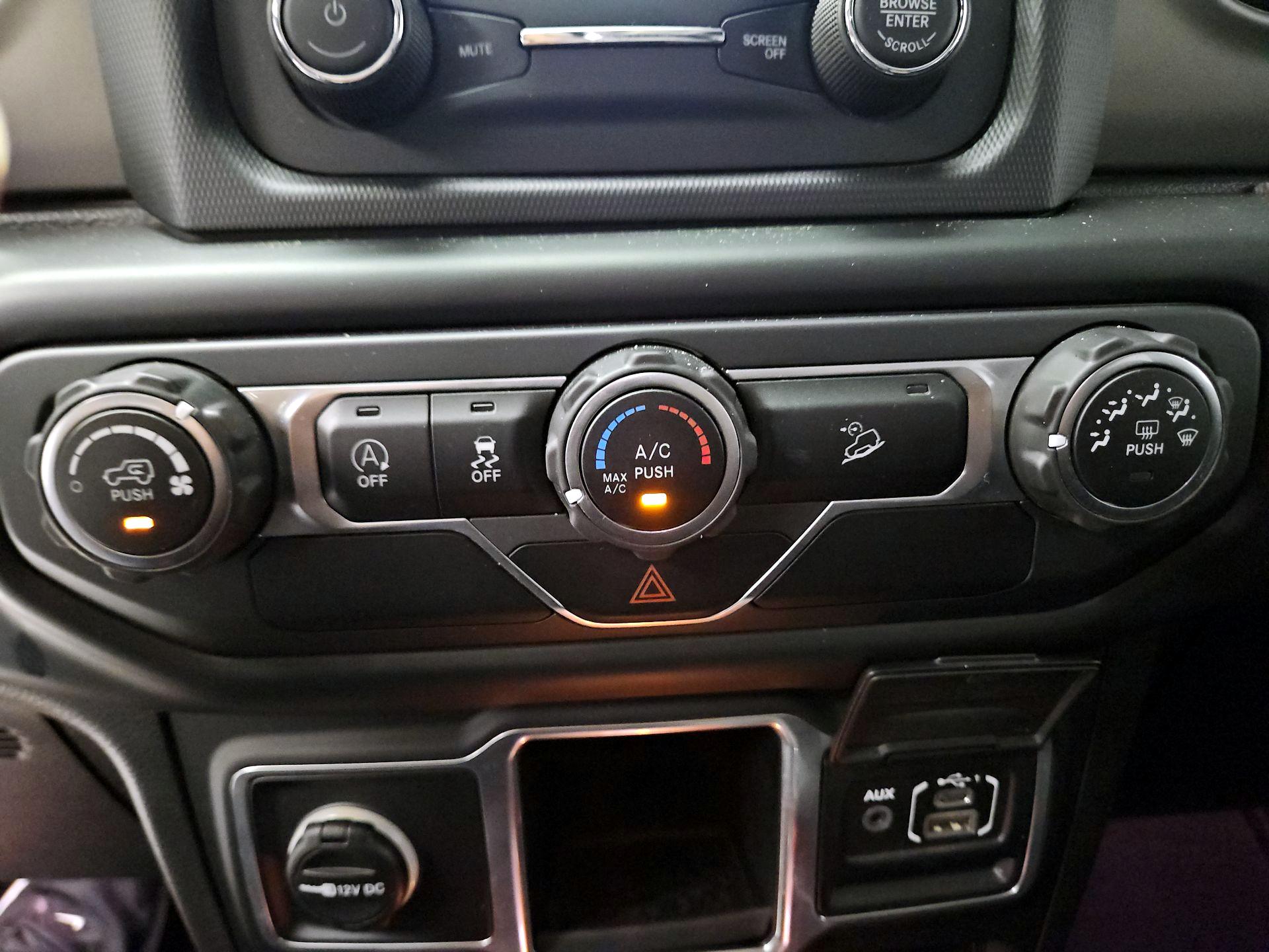 Thumbnail: 2018 Jeep Wrangler - 16