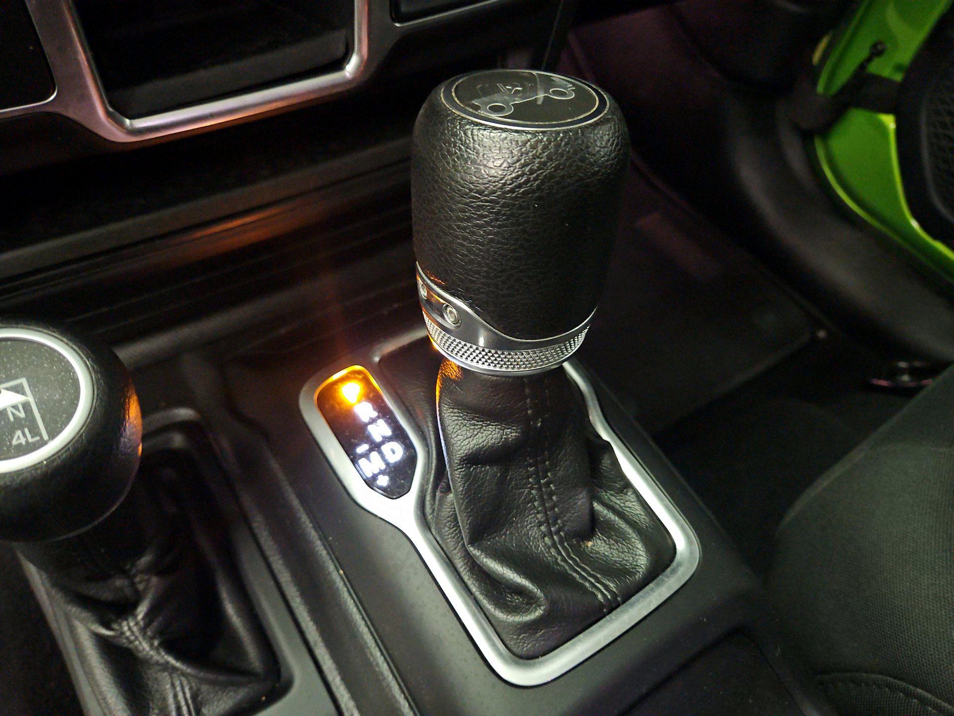 Thumbnail: 2018 Jeep Wrangler - 17