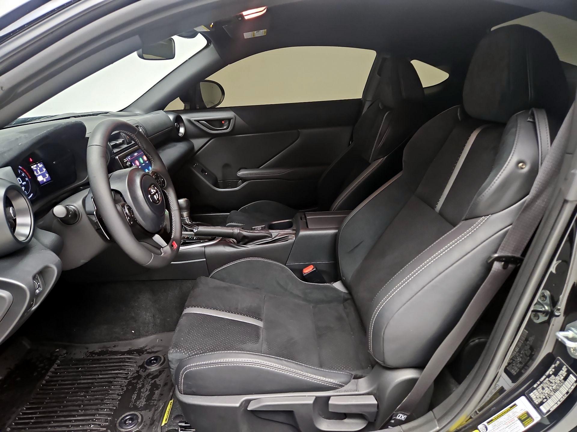Thumbnail: 2026 Toyota GR86 - 11