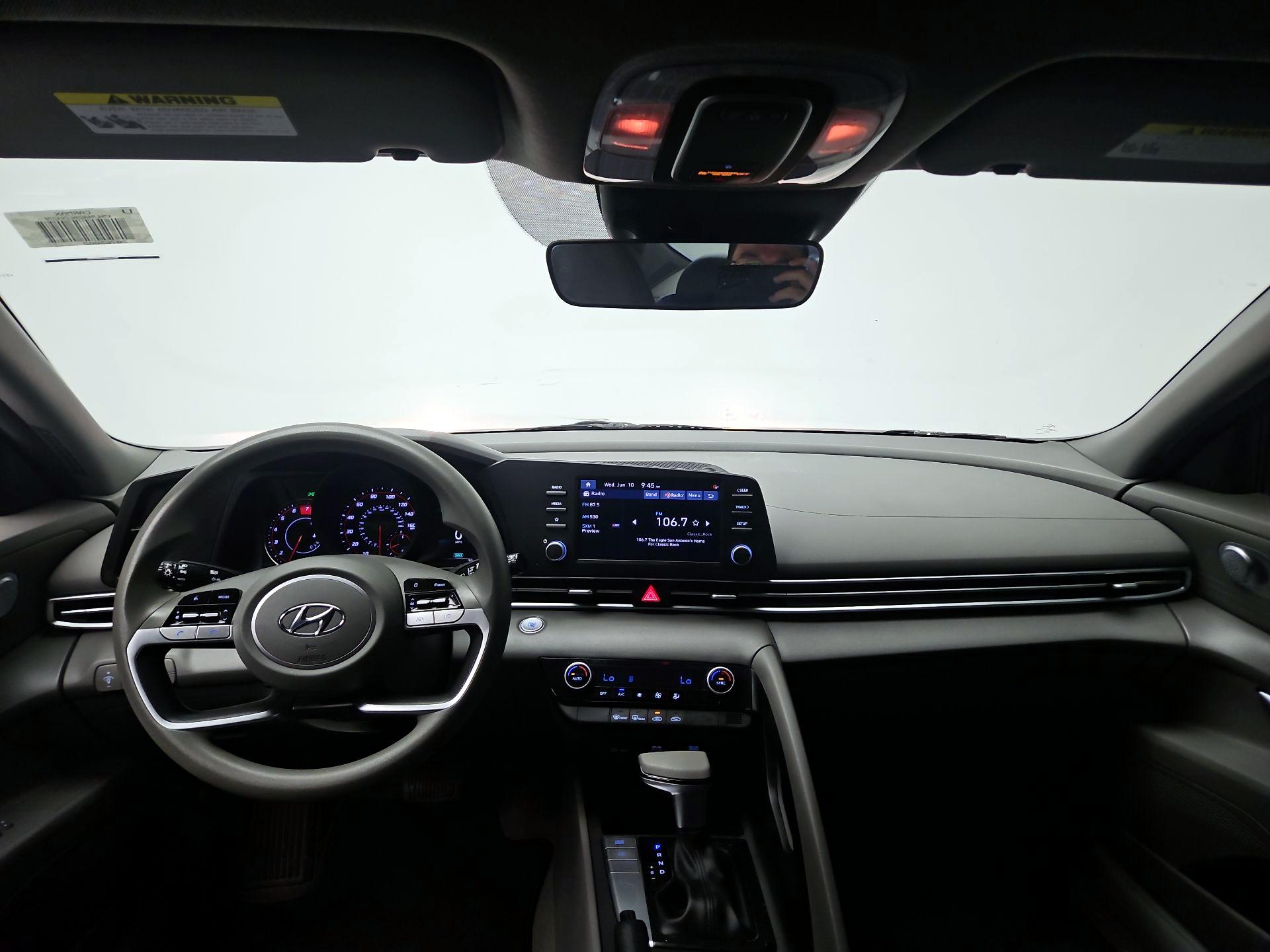 Thumbnail: 2022 Hyundai Elantra - 9