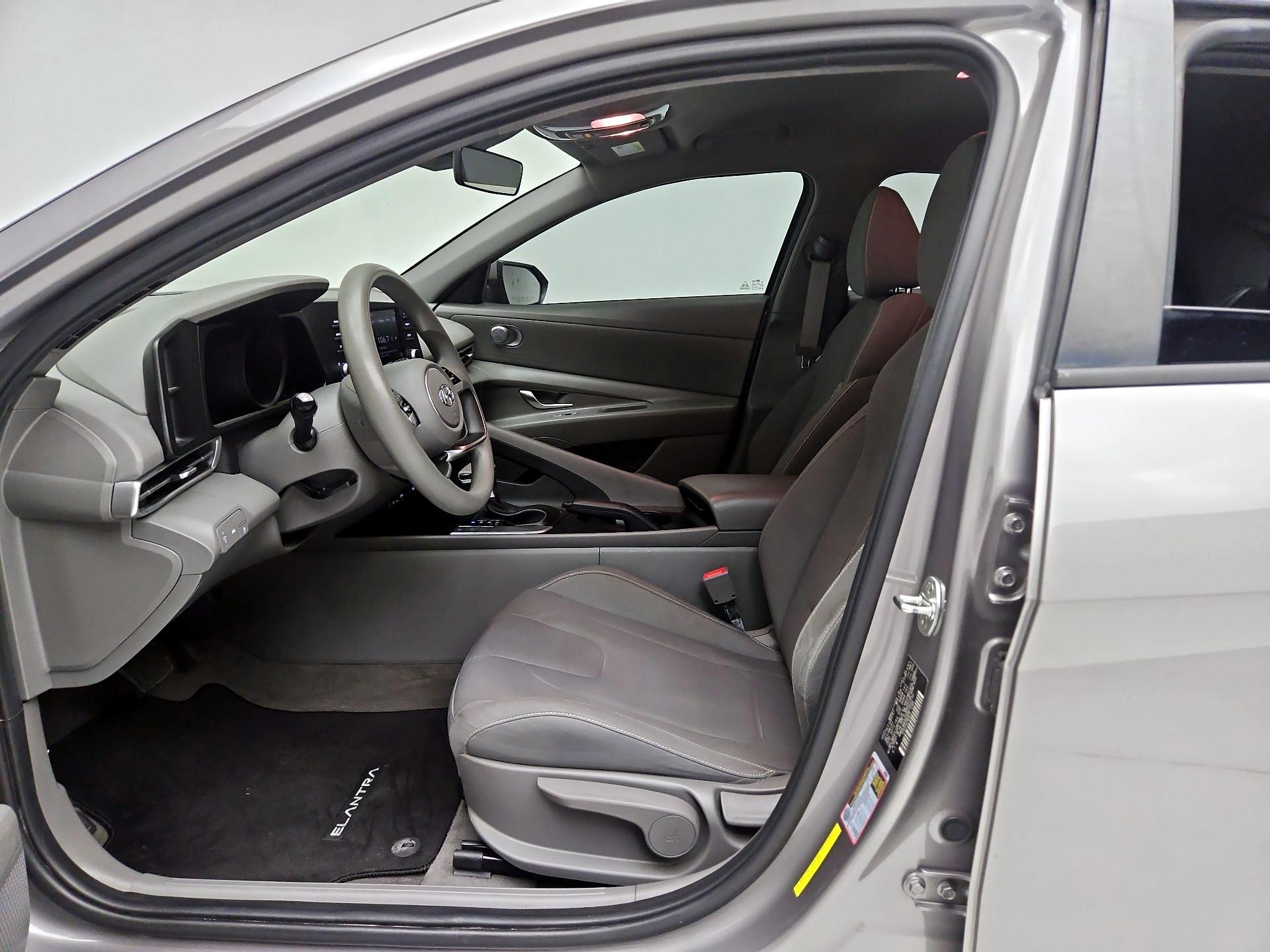 Thumbnail: 2022 Hyundai Elantra - 11