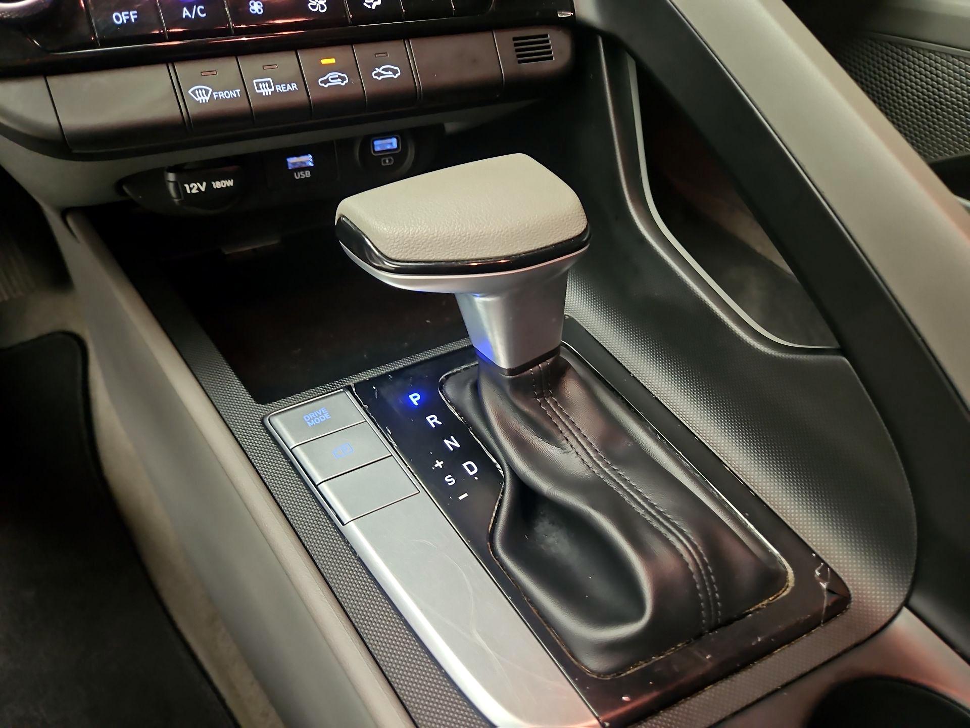 Thumbnail: 2022 Hyundai Elantra - 17