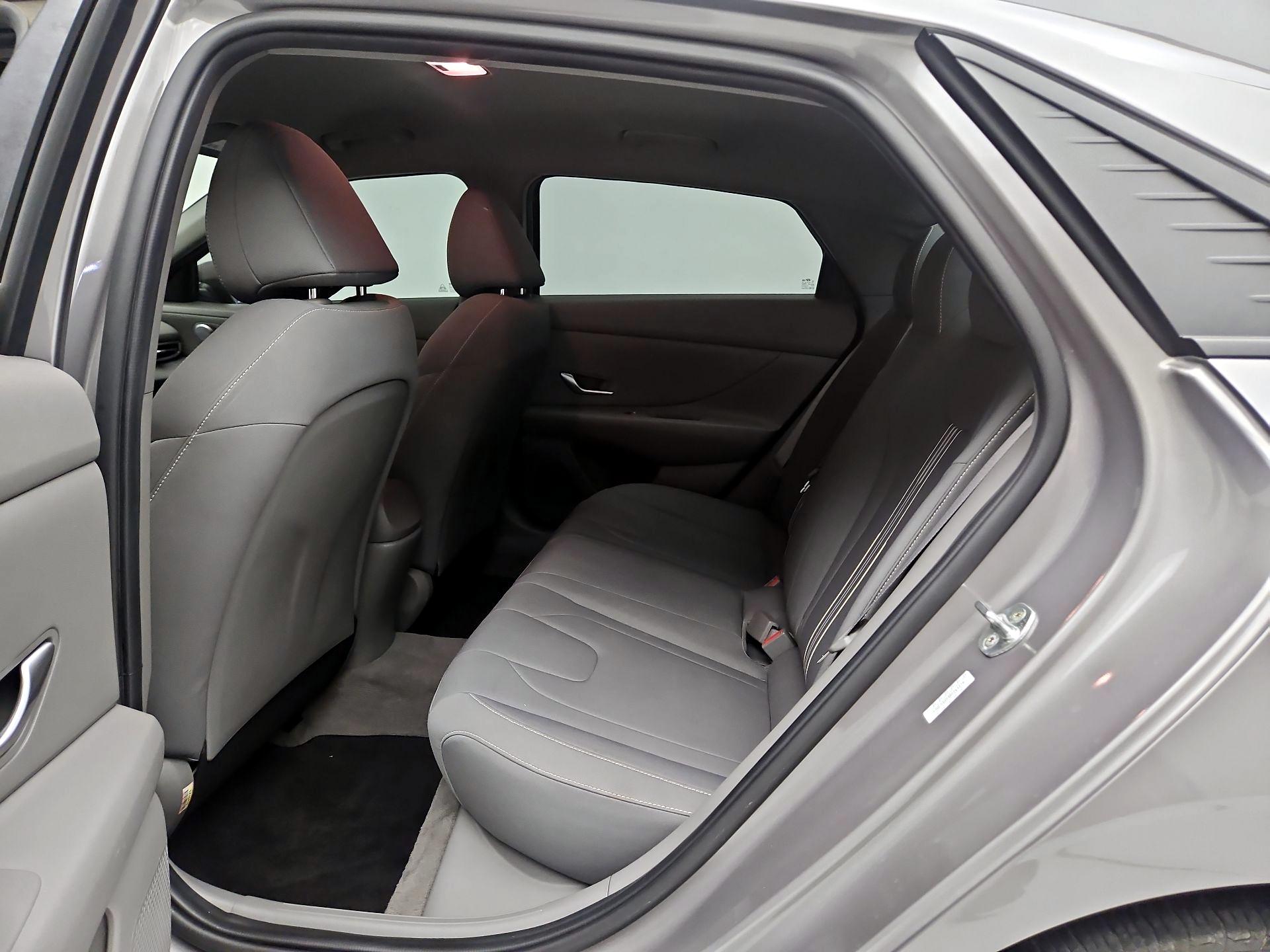 Thumbnail: 2022 Hyundai Elantra - 19