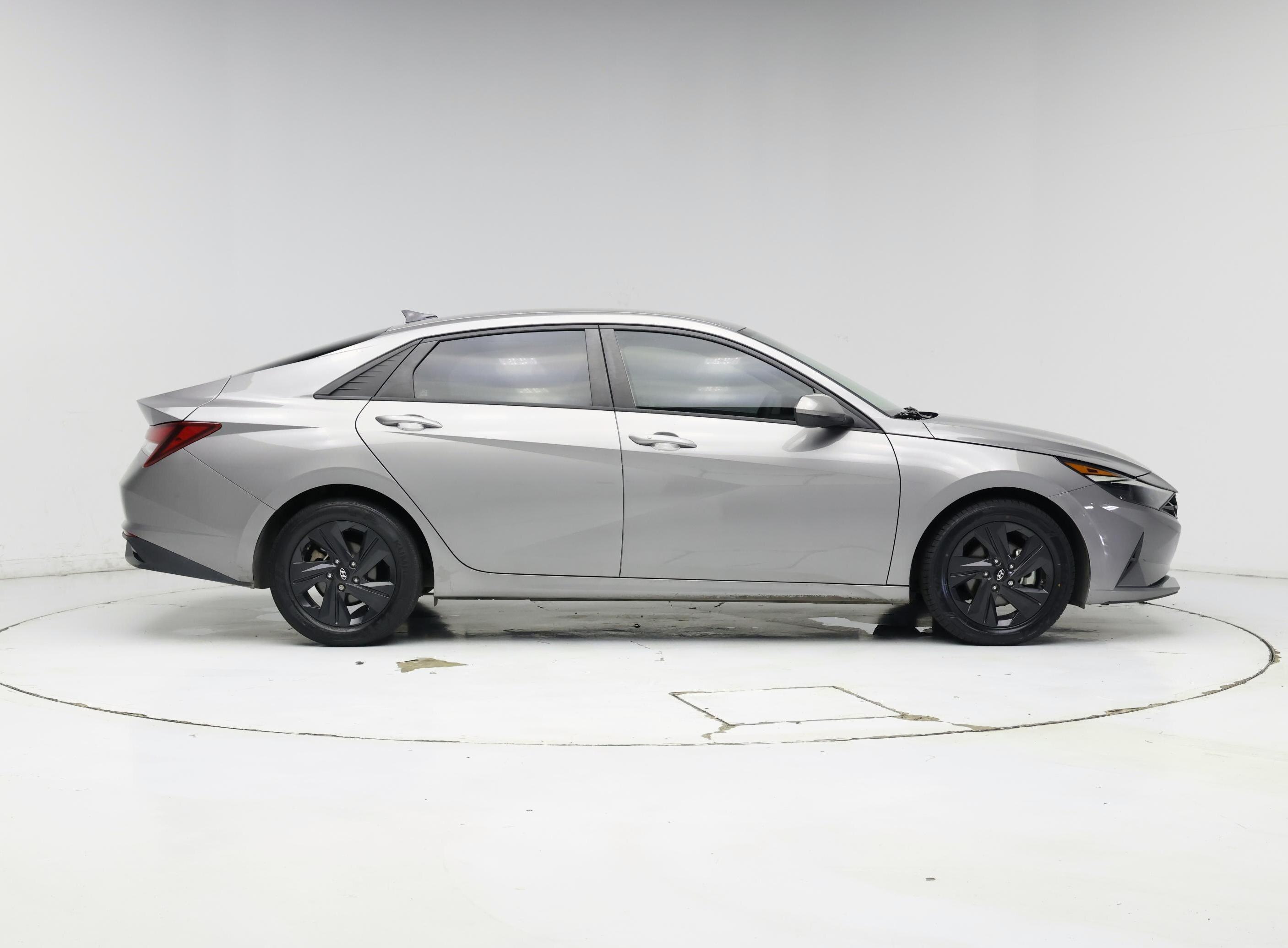 Thumbnail: 2022 Hyundai Elantra - 7