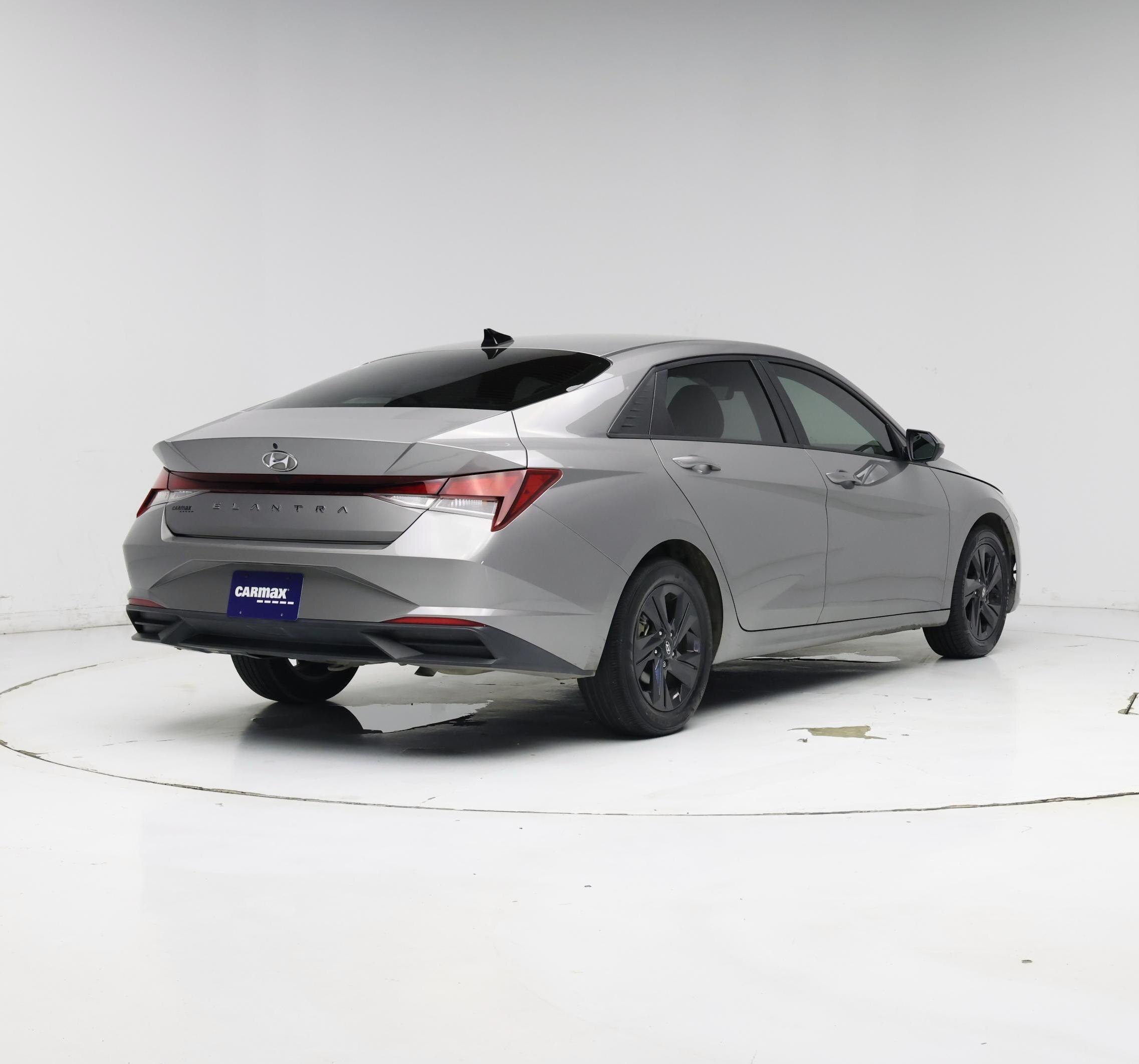 Thumbnail: 2022 Hyundai Elantra - 8