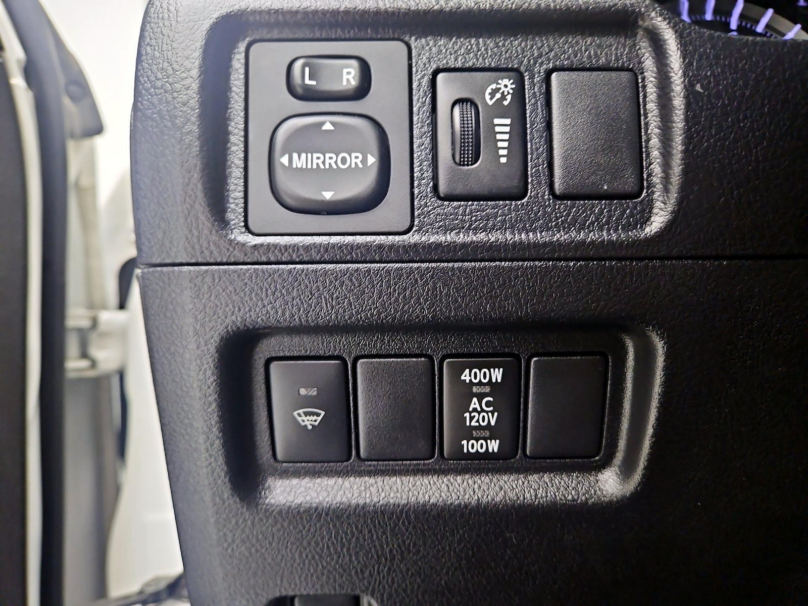 2019 Toyota 4Runner SR5 - Photo 14