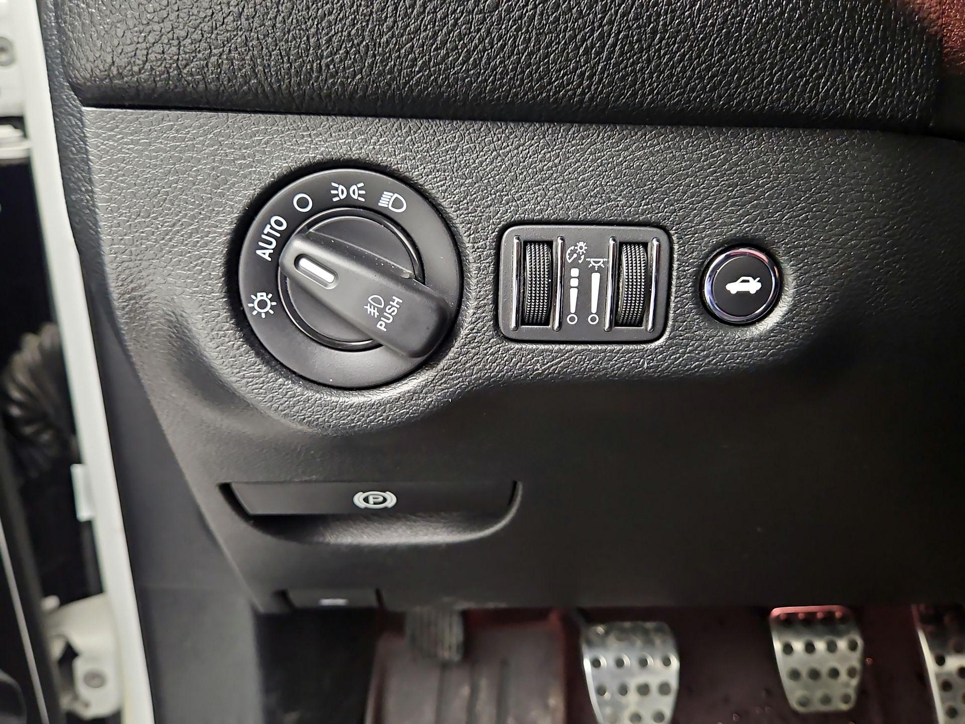 Thumbnail: 2019 Dodge Challenger - 13