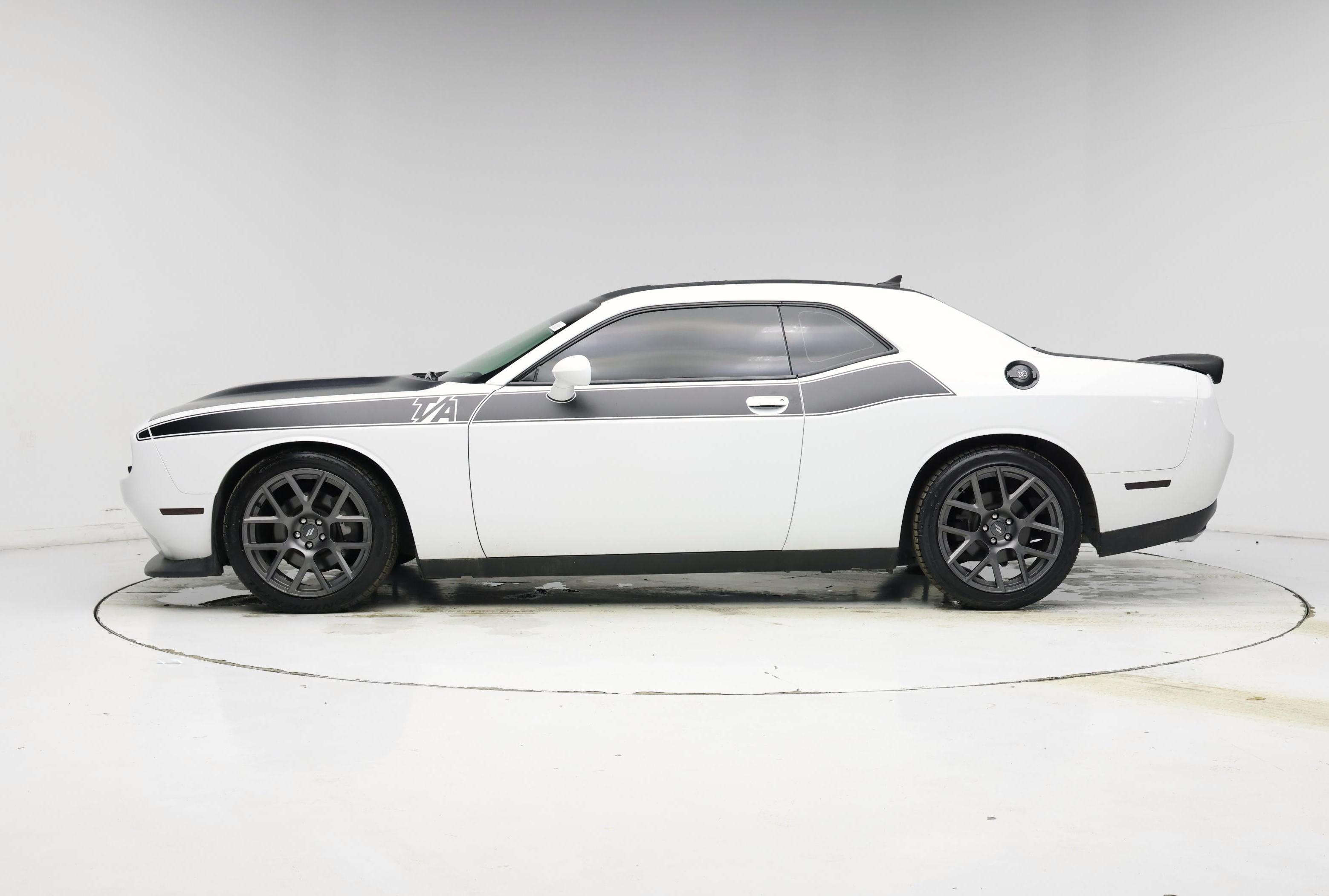 Thumbnail: 2019 Dodge Challenger - 3