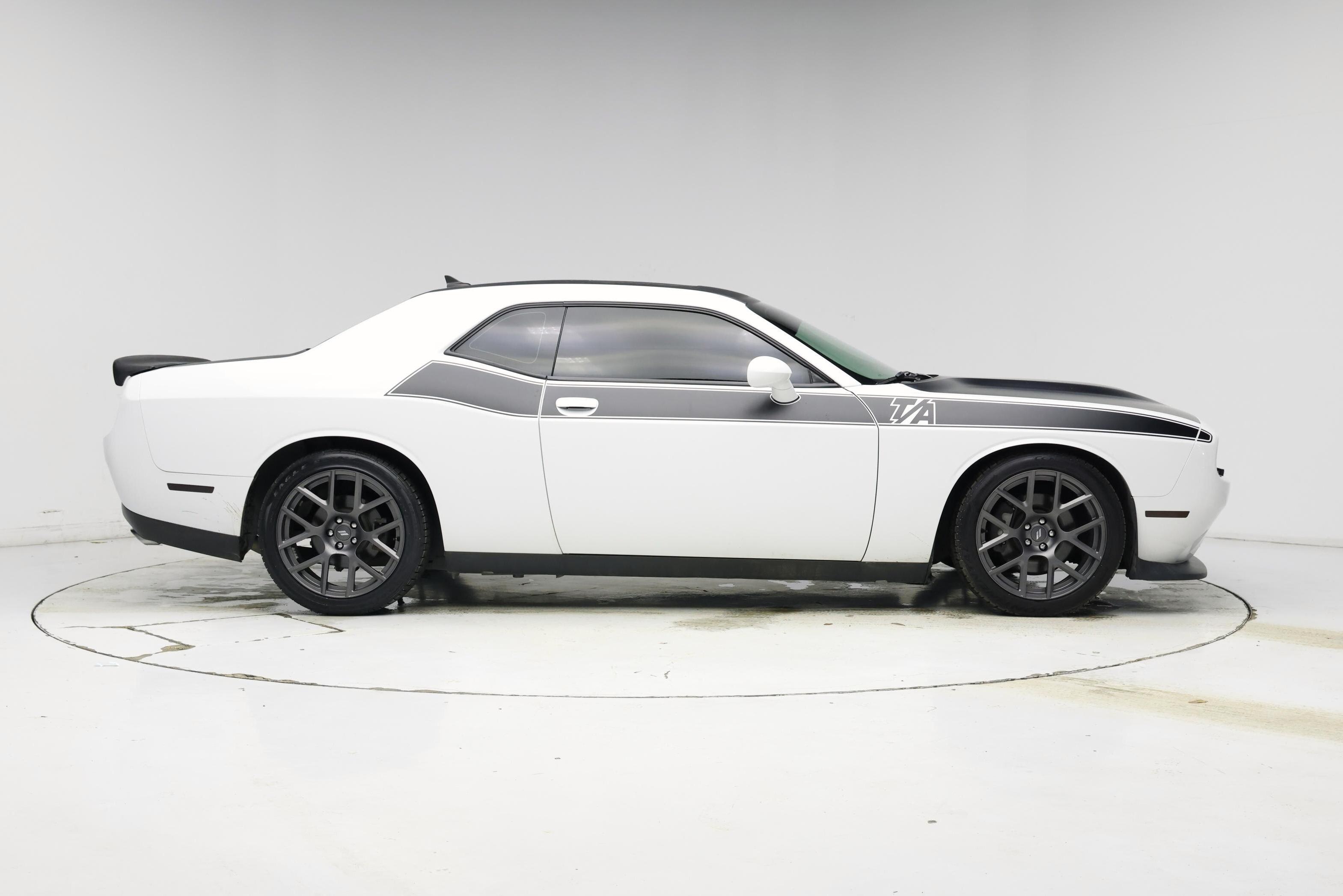 Thumbnail: 2019 Dodge Challenger - 7