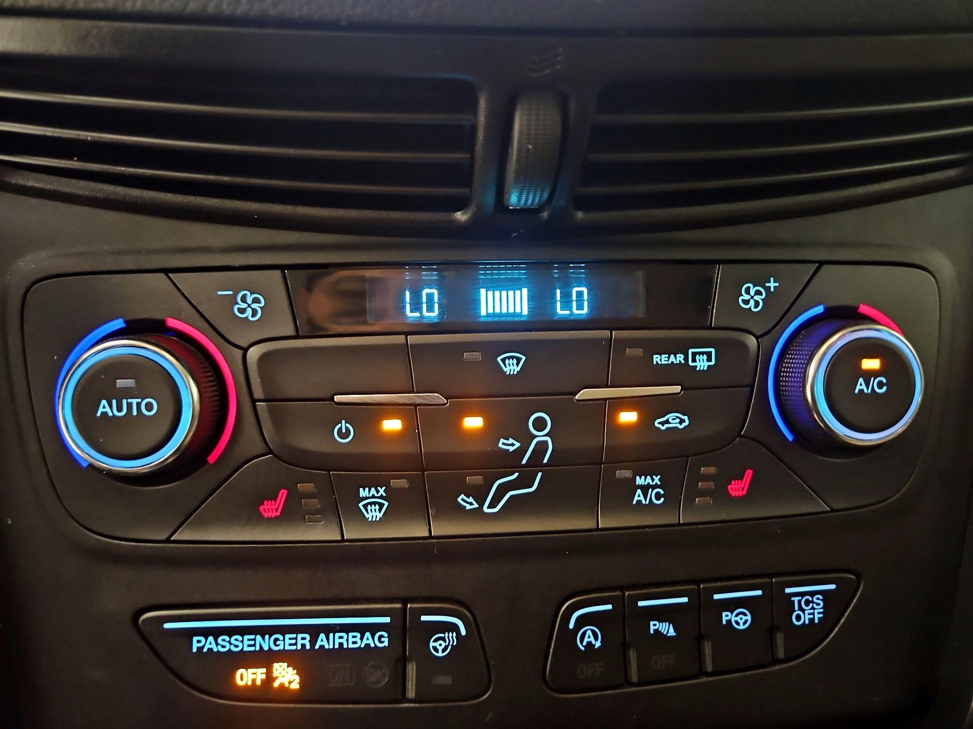 Thumbnail: 2017 Ford Escape - 16