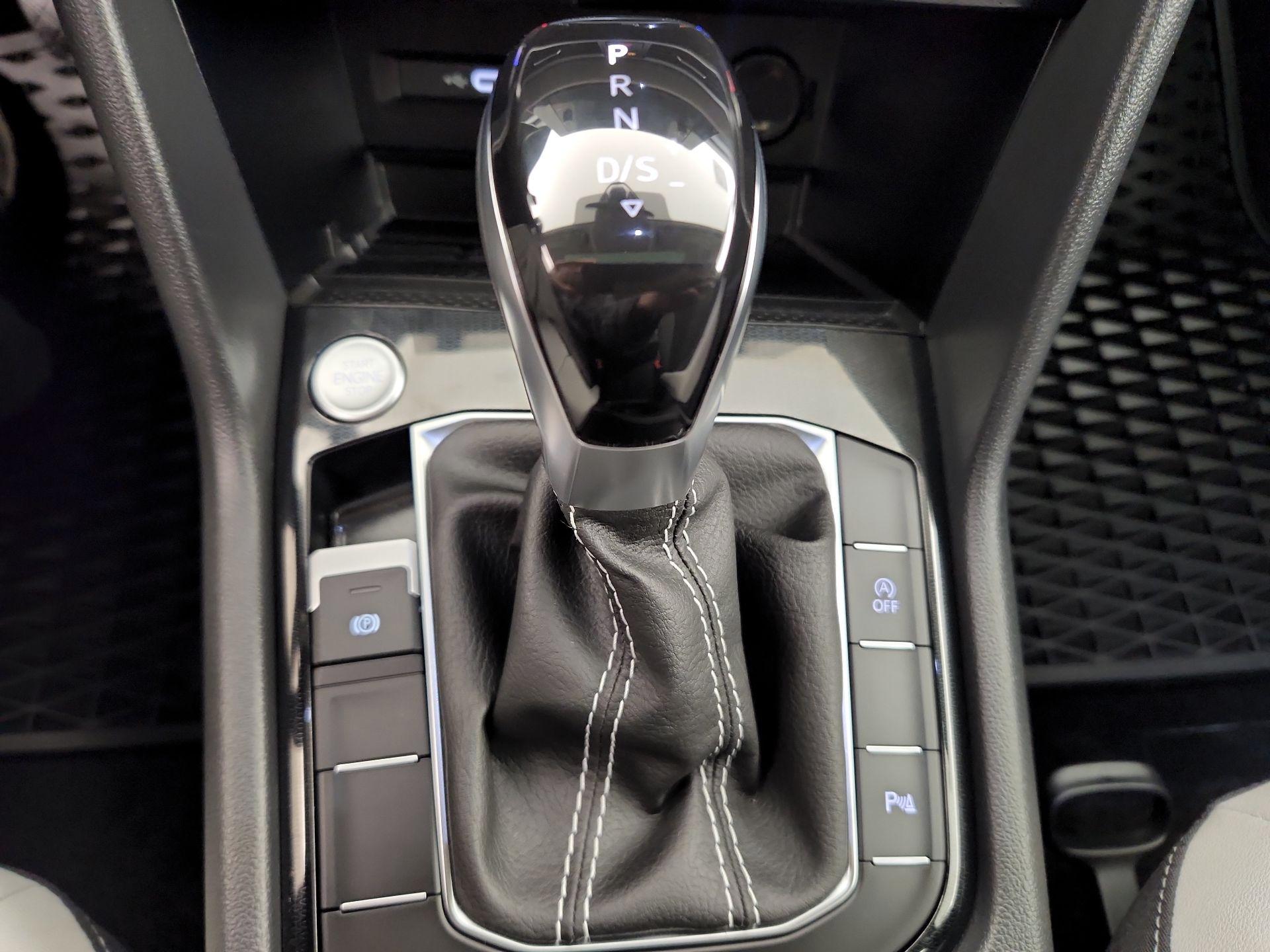 Thumbnail: 2025 Volkswagen Taos - 17