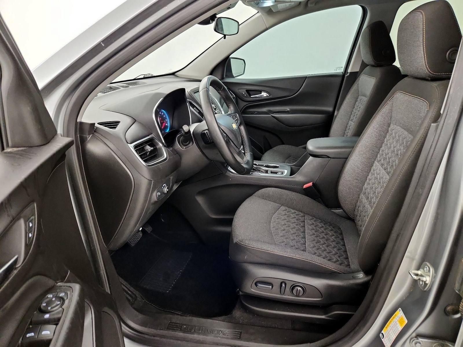 2024 Chevrolet Equinox LT - Photo 12