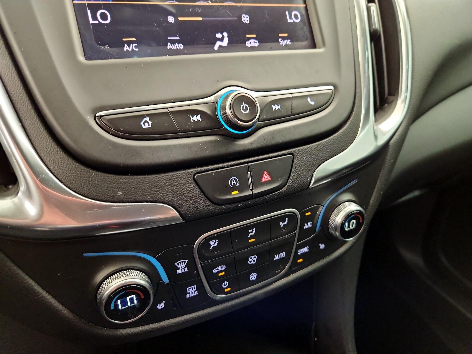 2024 Chevrolet Equinox LT - Photo 17