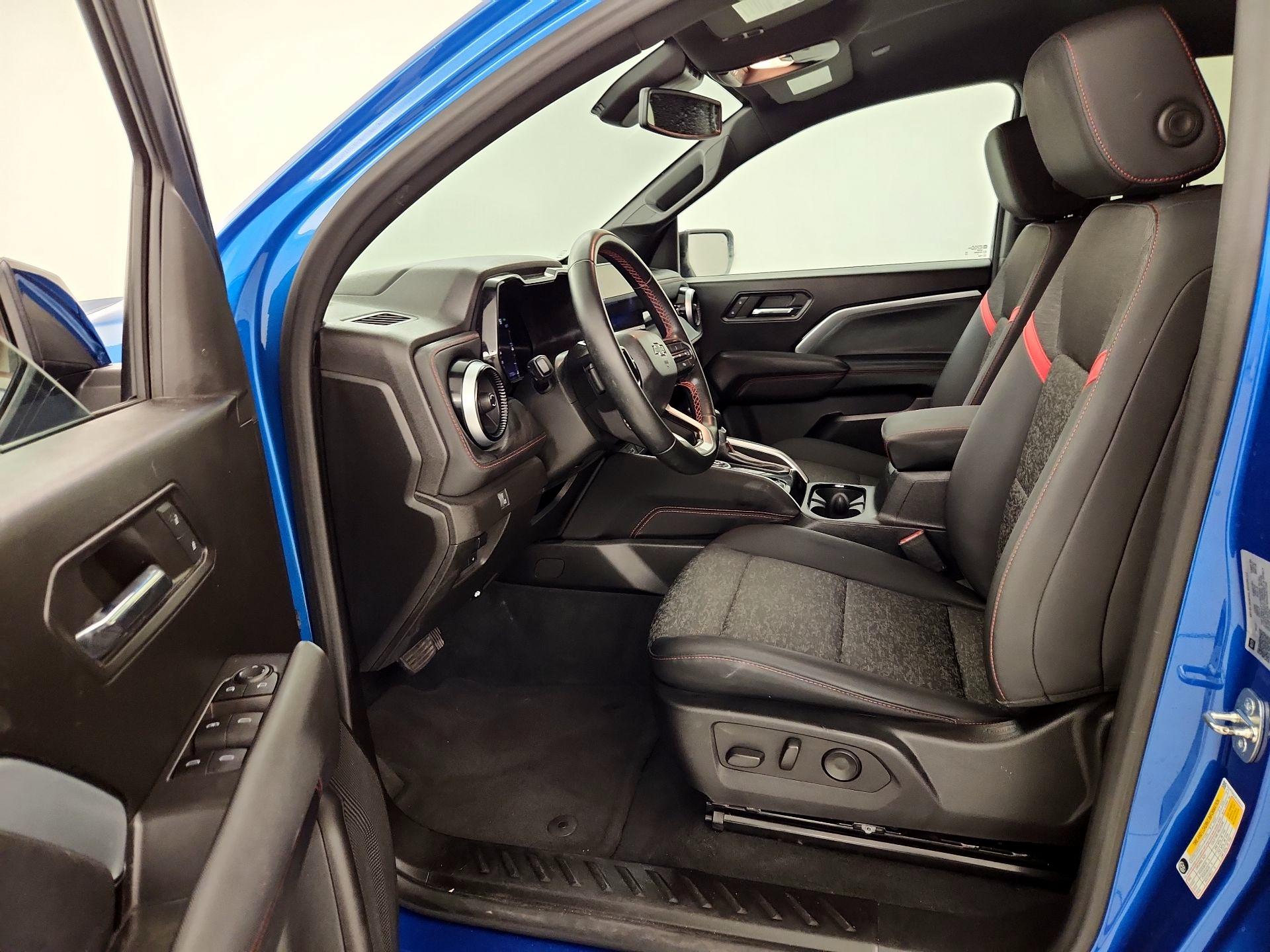 Thumbnail: 2023 Chevrolet Colorado - 11