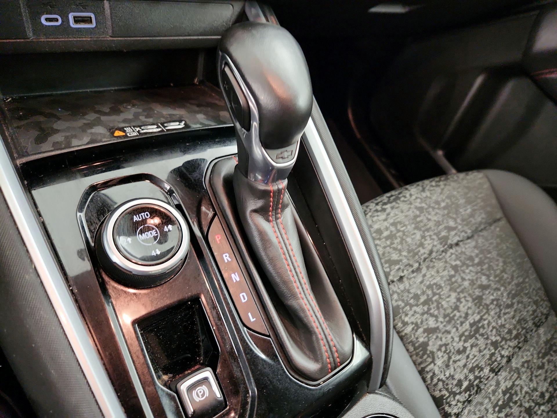 Thumbnail: 2023 Chevrolet Colorado - 17