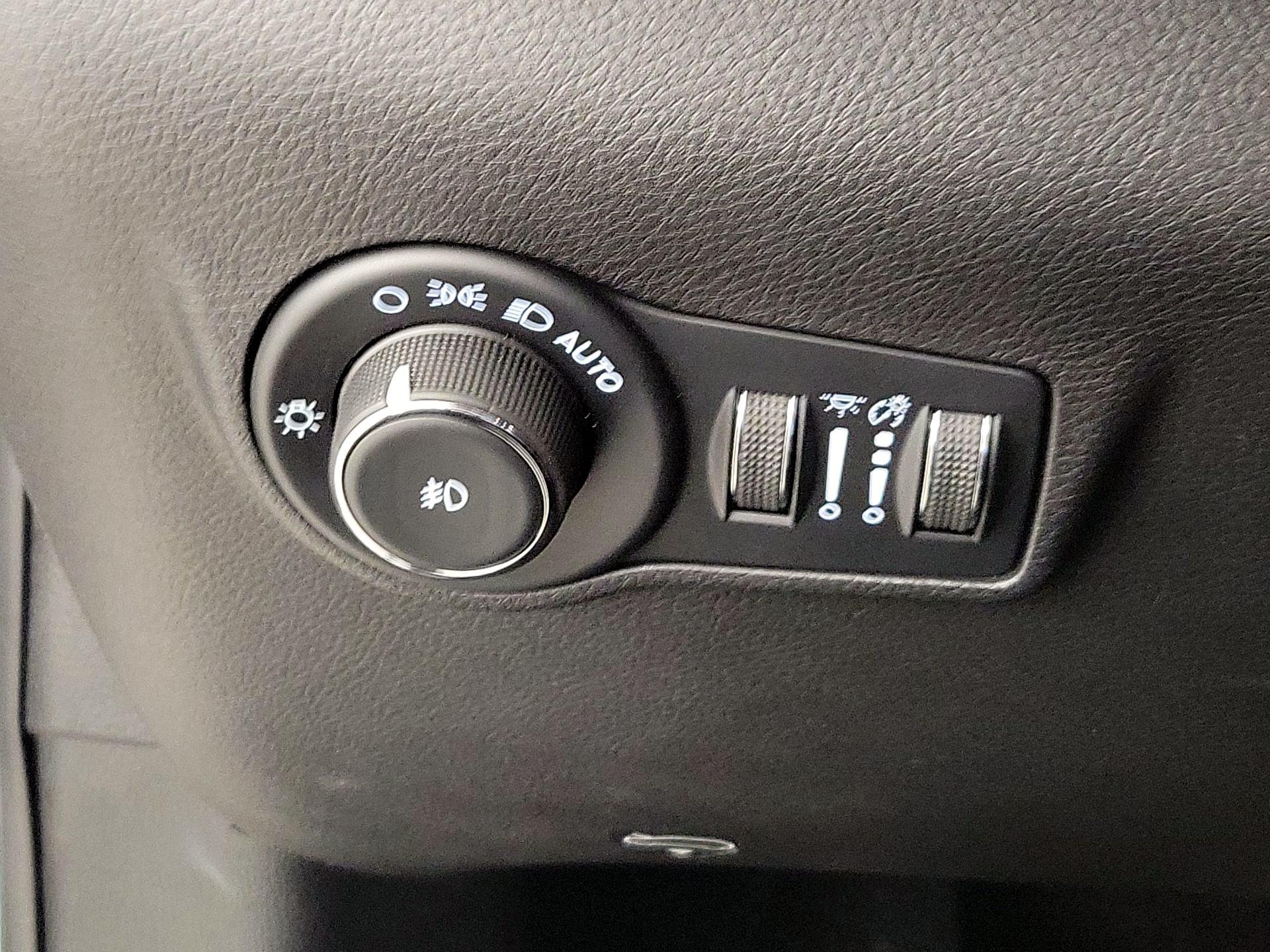 Thumbnail: 2023 Jeep Compass - 13