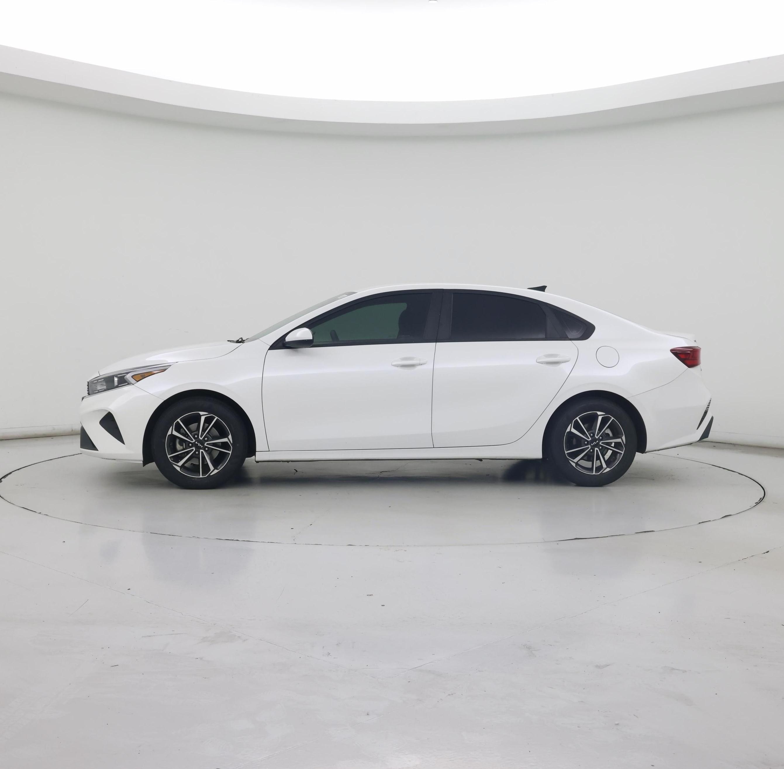 Thumbnail: 2023 Kia Forte - 3