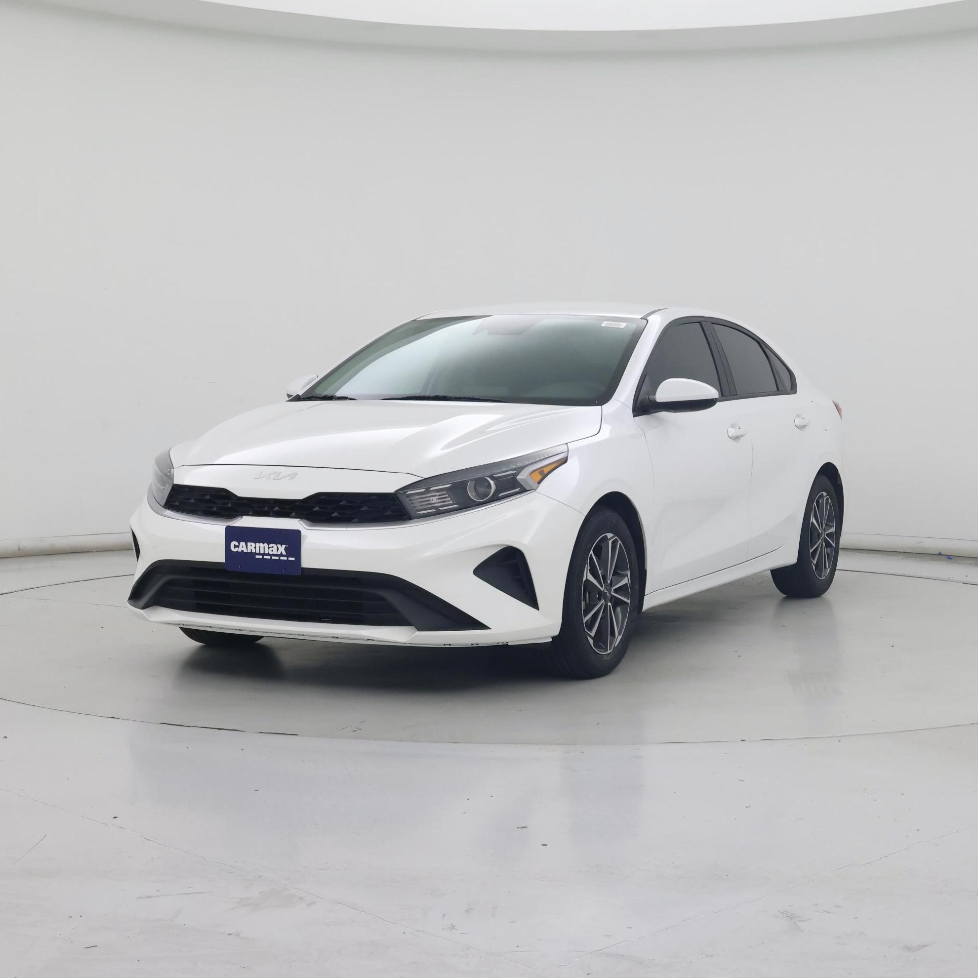 Thumbnail: 2023 Kia Forte - 4
