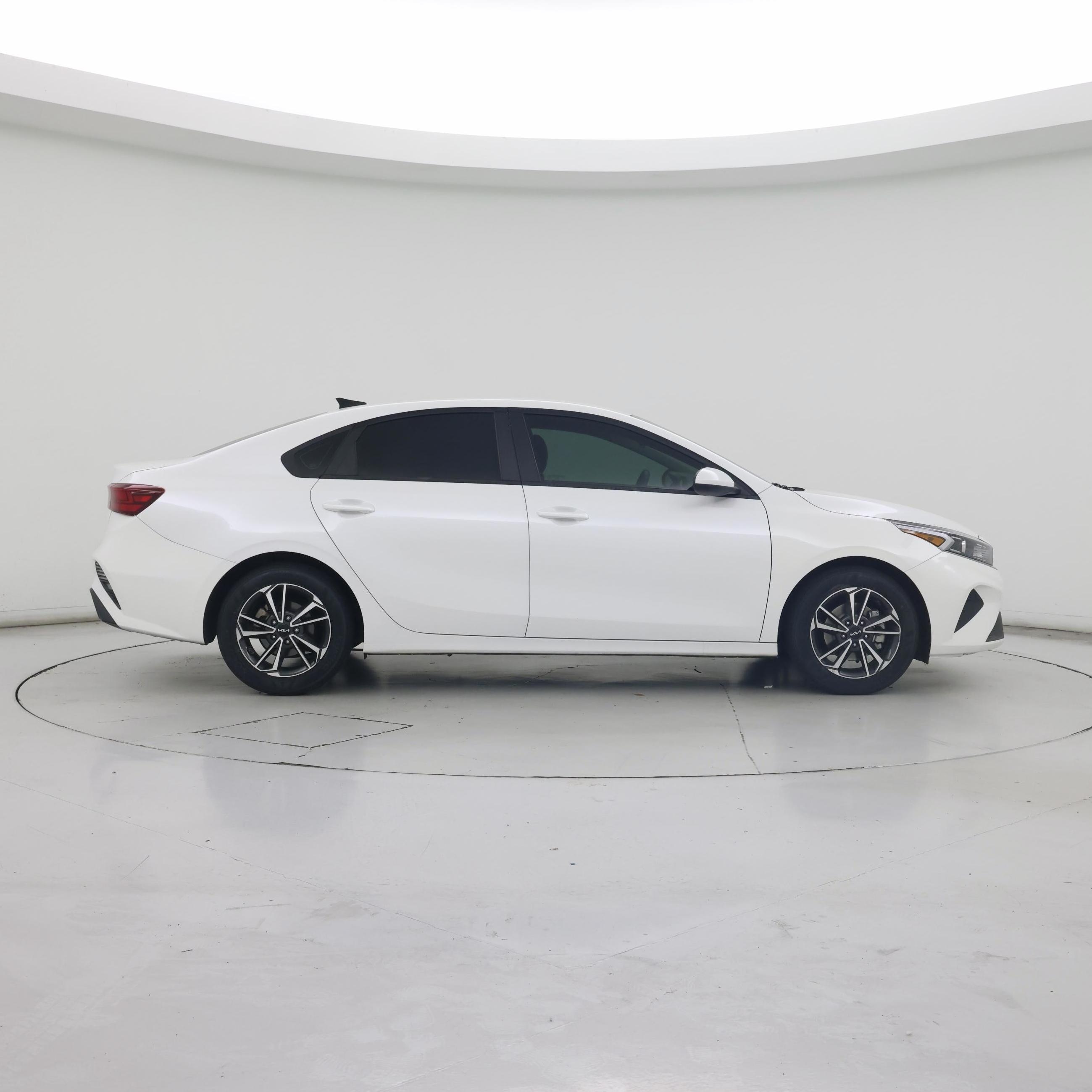 Thumbnail: 2023 Kia Forte - 7