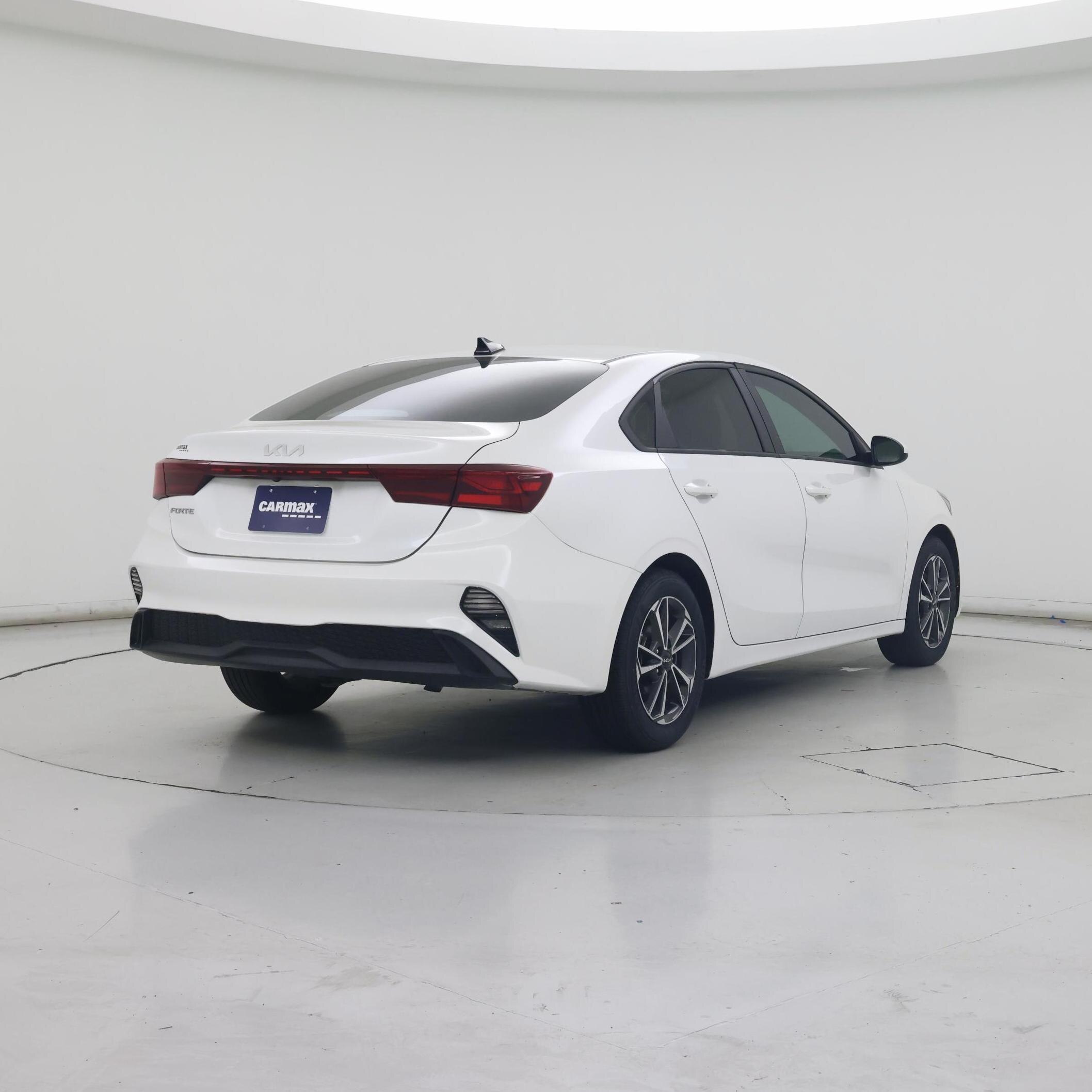 Thumbnail: 2023 Kia Forte - 8