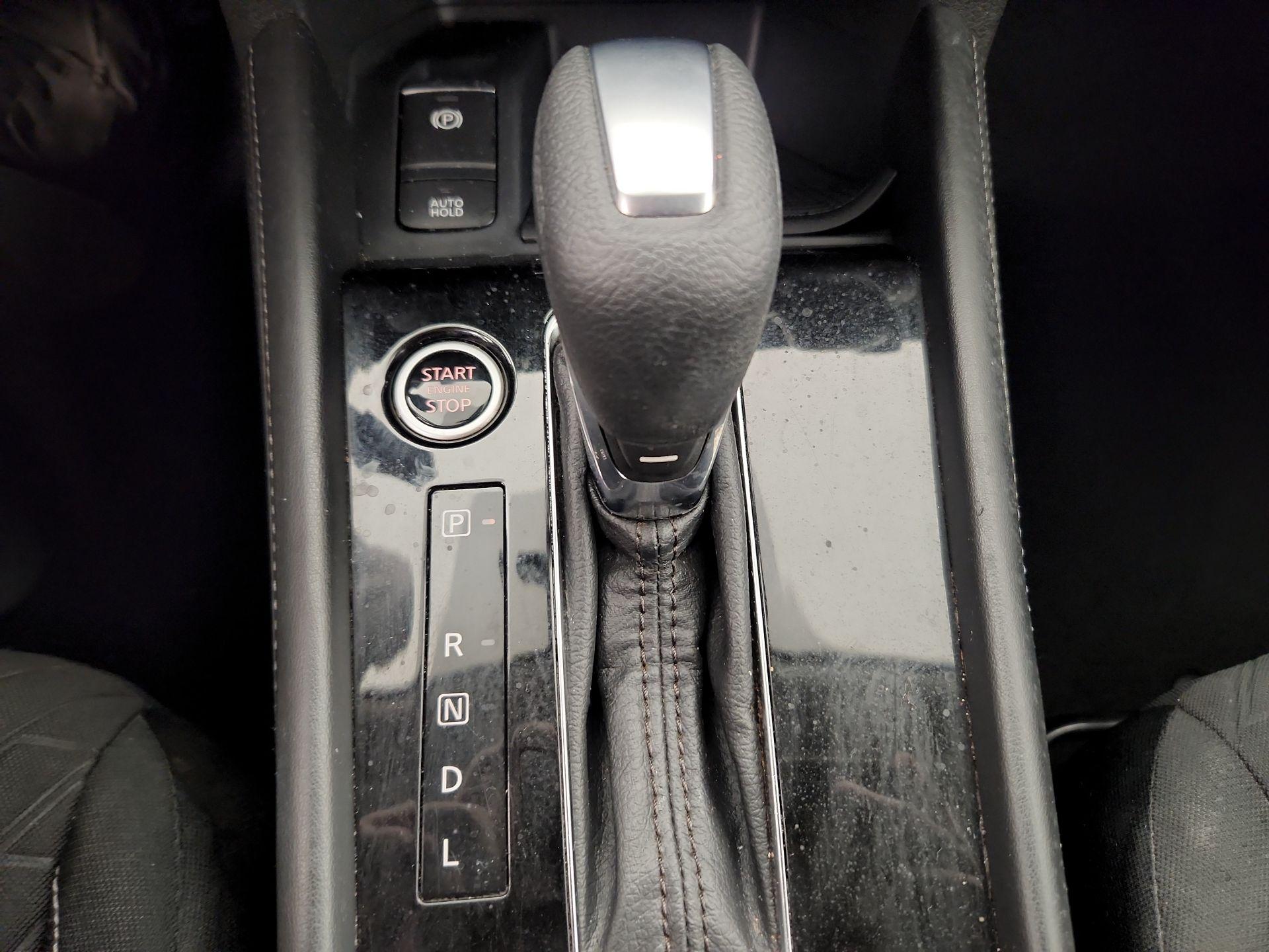 Thumbnail: 2021 Nissan Kicks - 16