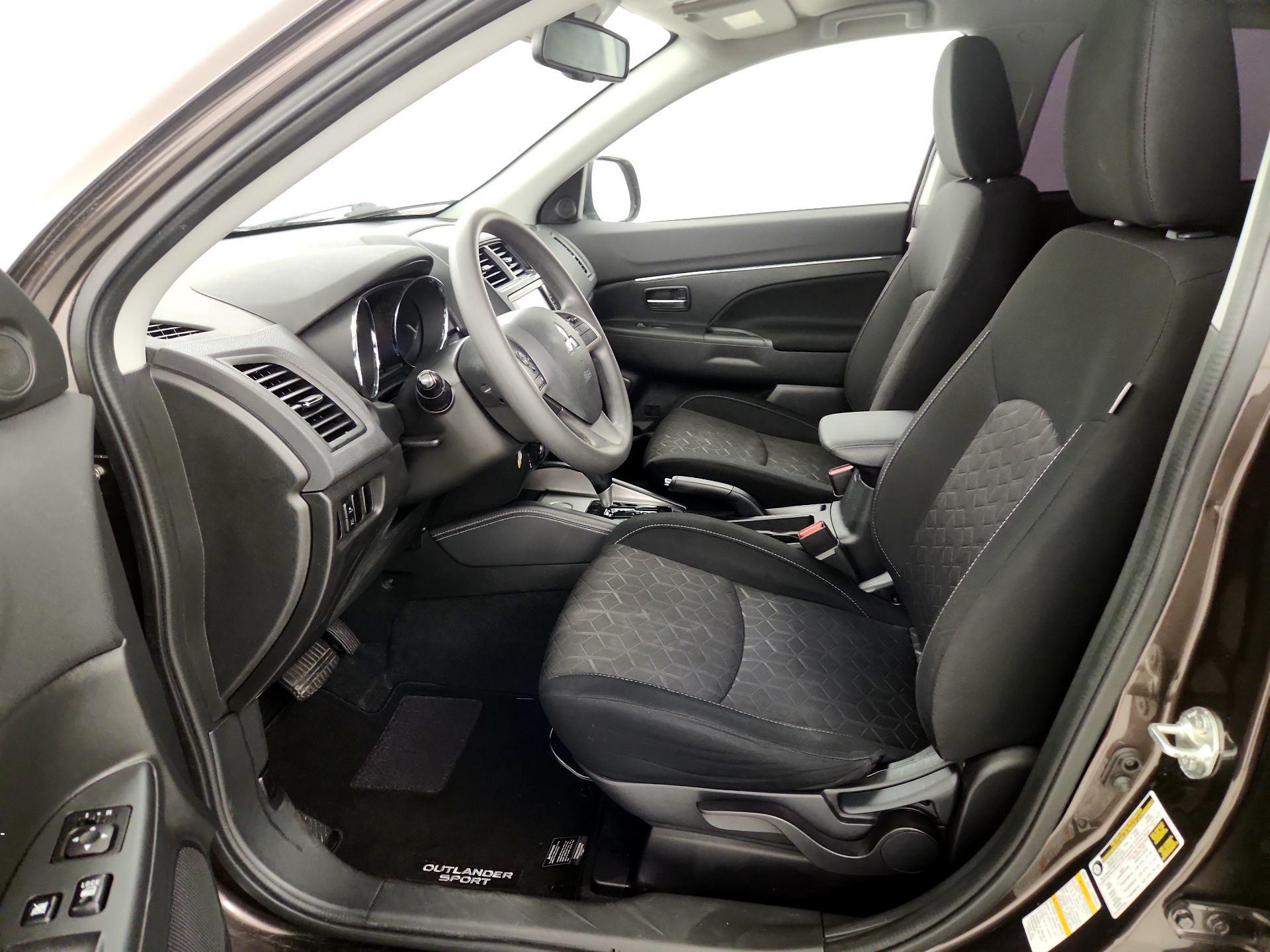 Thumbnail: 2021 Mitsubishi Outlander Sport - 11