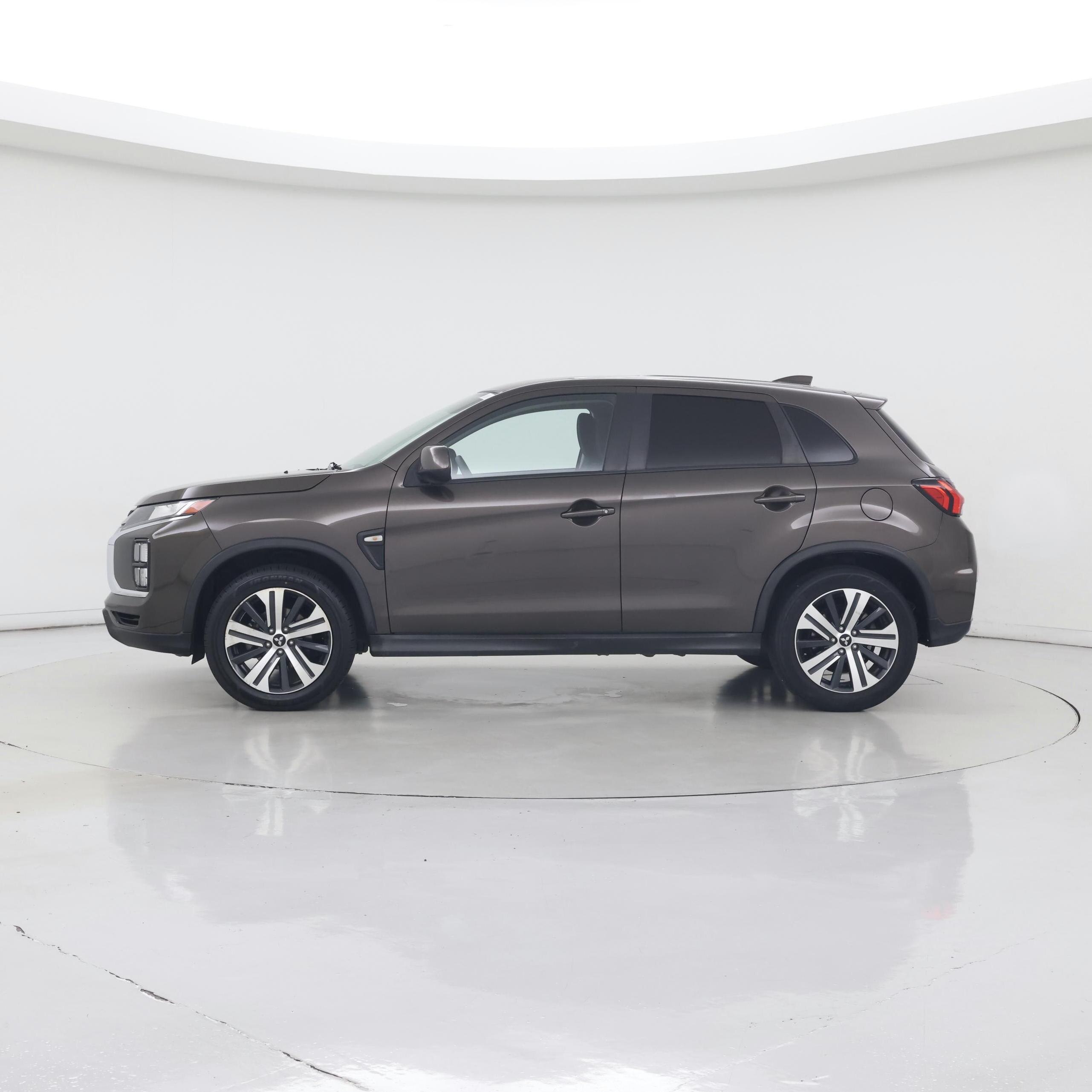 Thumbnail: 2021 Mitsubishi Outlander Sport - 3