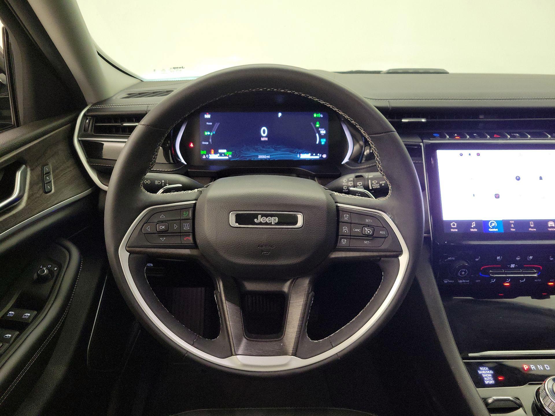 Thumbnail: 2022 Jeep Grand Cherokee - 10
