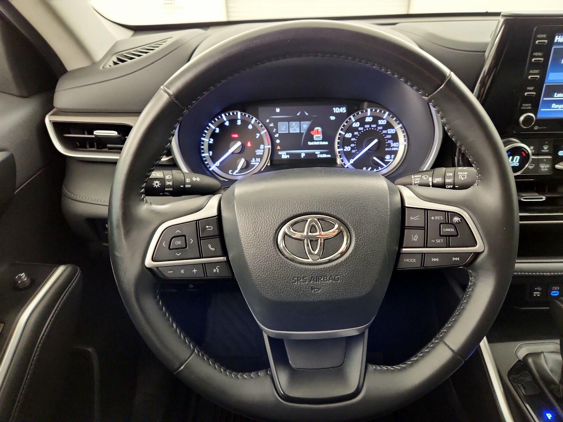 Thumbnail: 2022 Toyota Highlander - 10