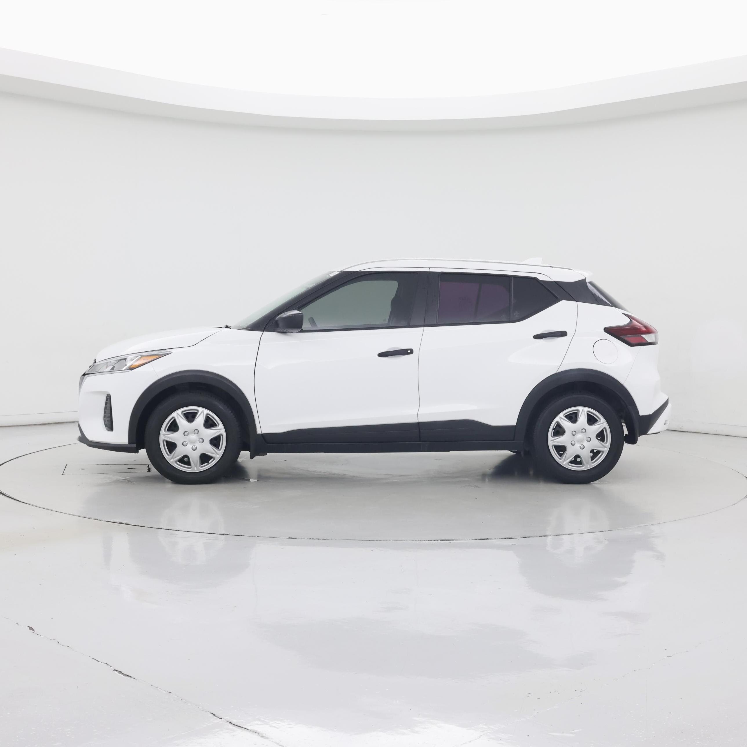 Thumbnail: 2022 Nissan Kicks - 3
