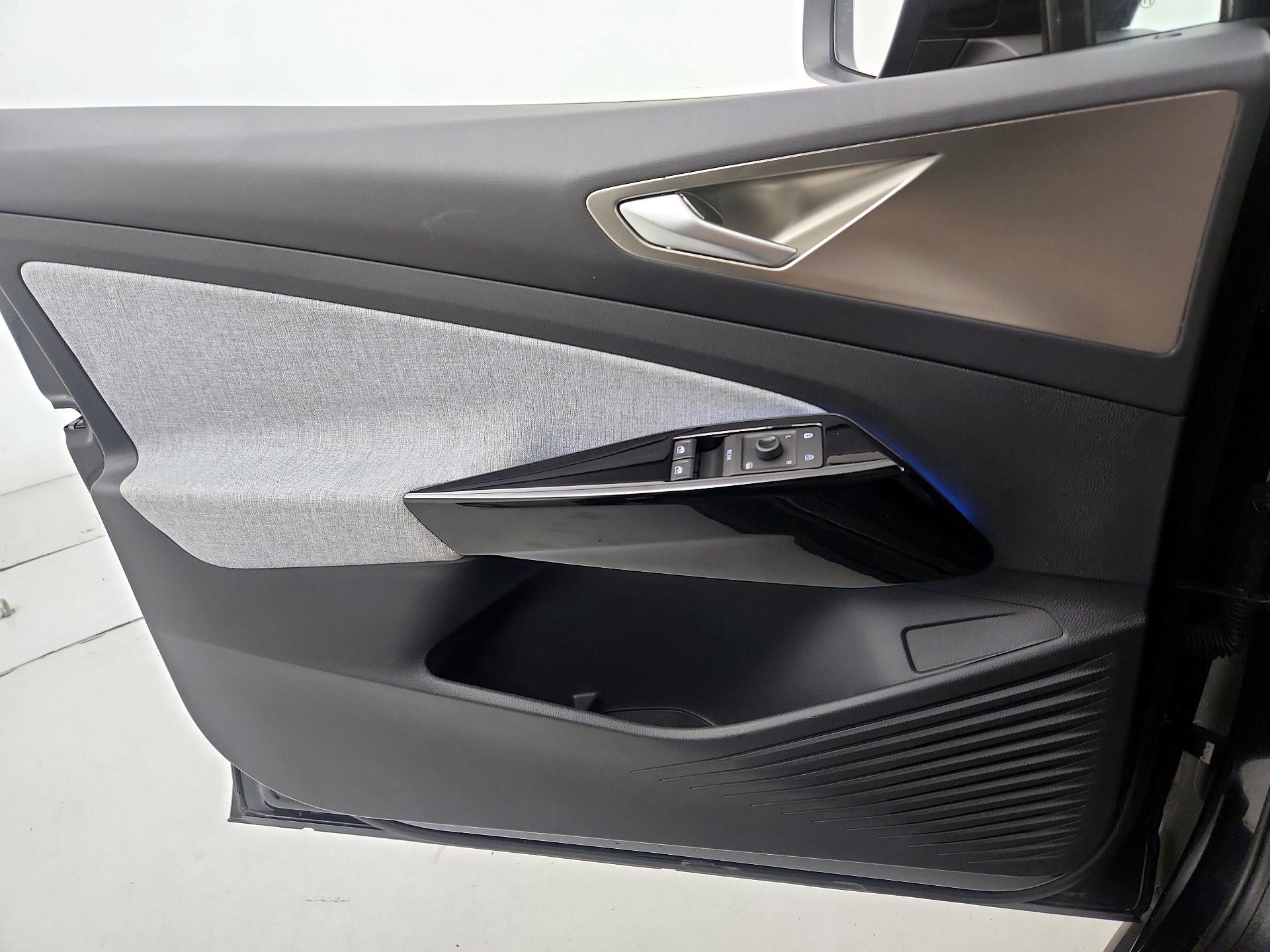 Thumbnail: 2023 Volkswagen ID.4 - 12