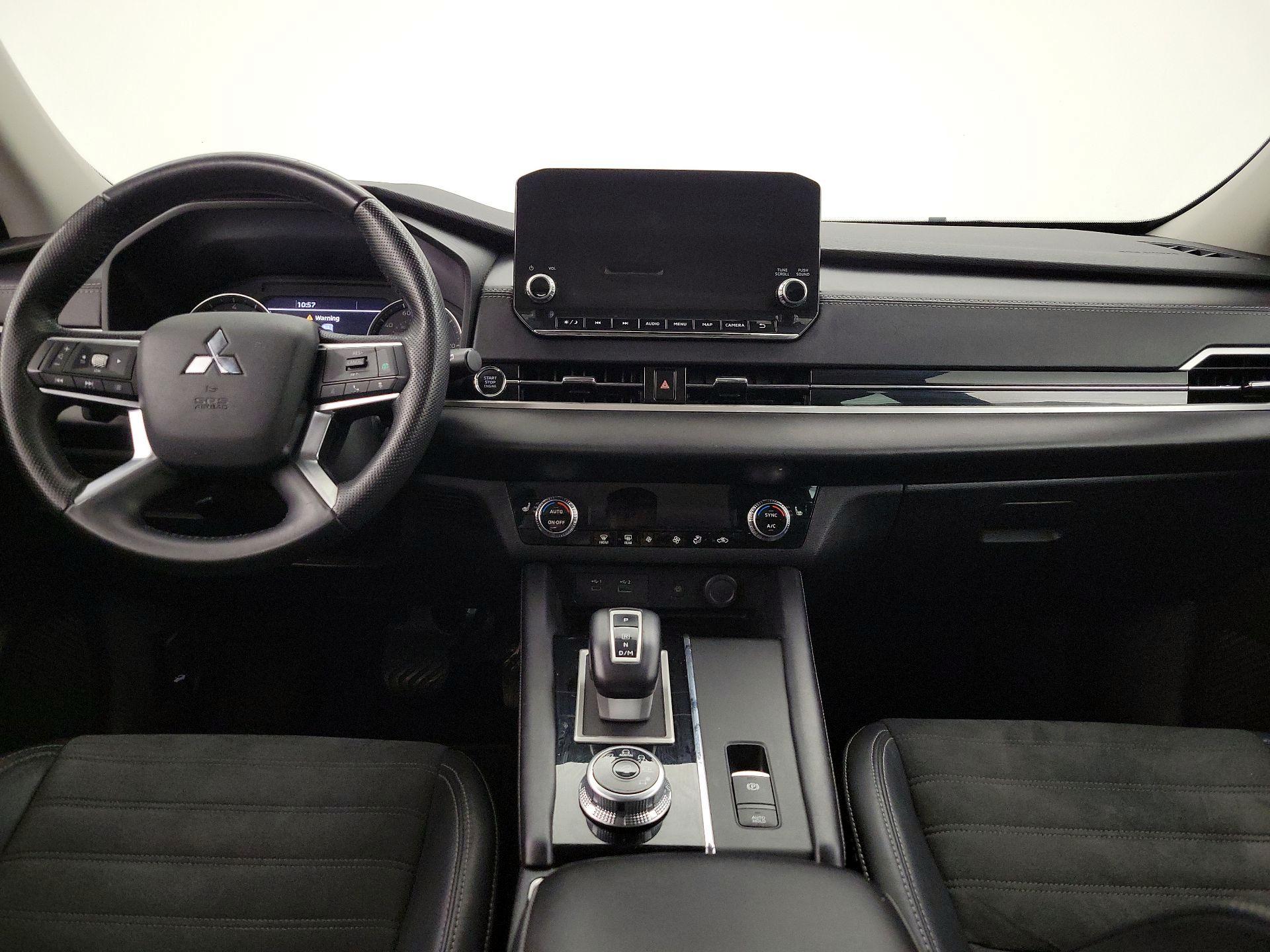 Thumbnail: 2022 Mitsubishi Outlander - 9