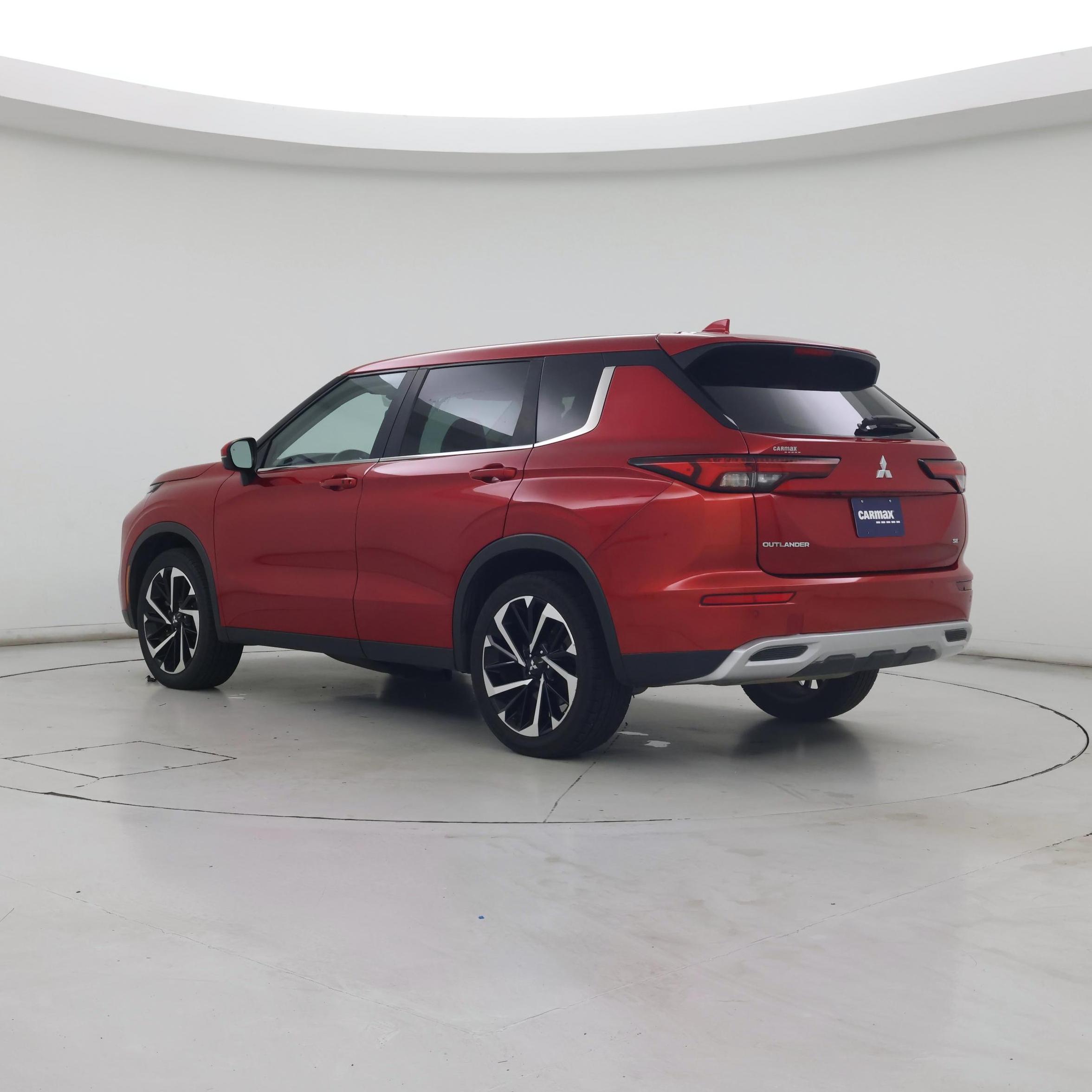 Thumbnail: 2022 Mitsubishi Outlander - 2
