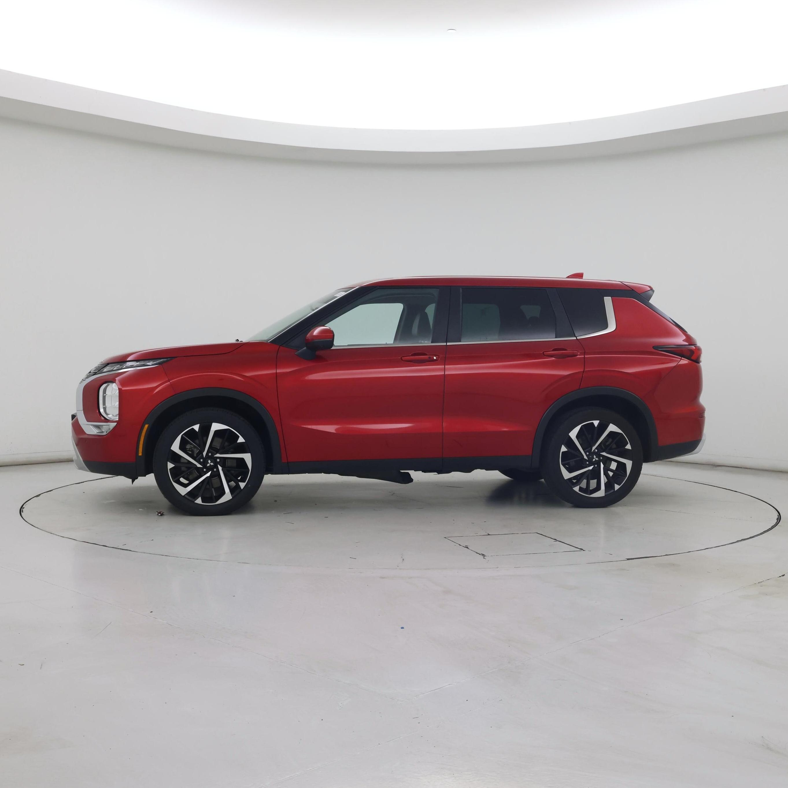 Thumbnail: 2022 Mitsubishi Outlander - 3