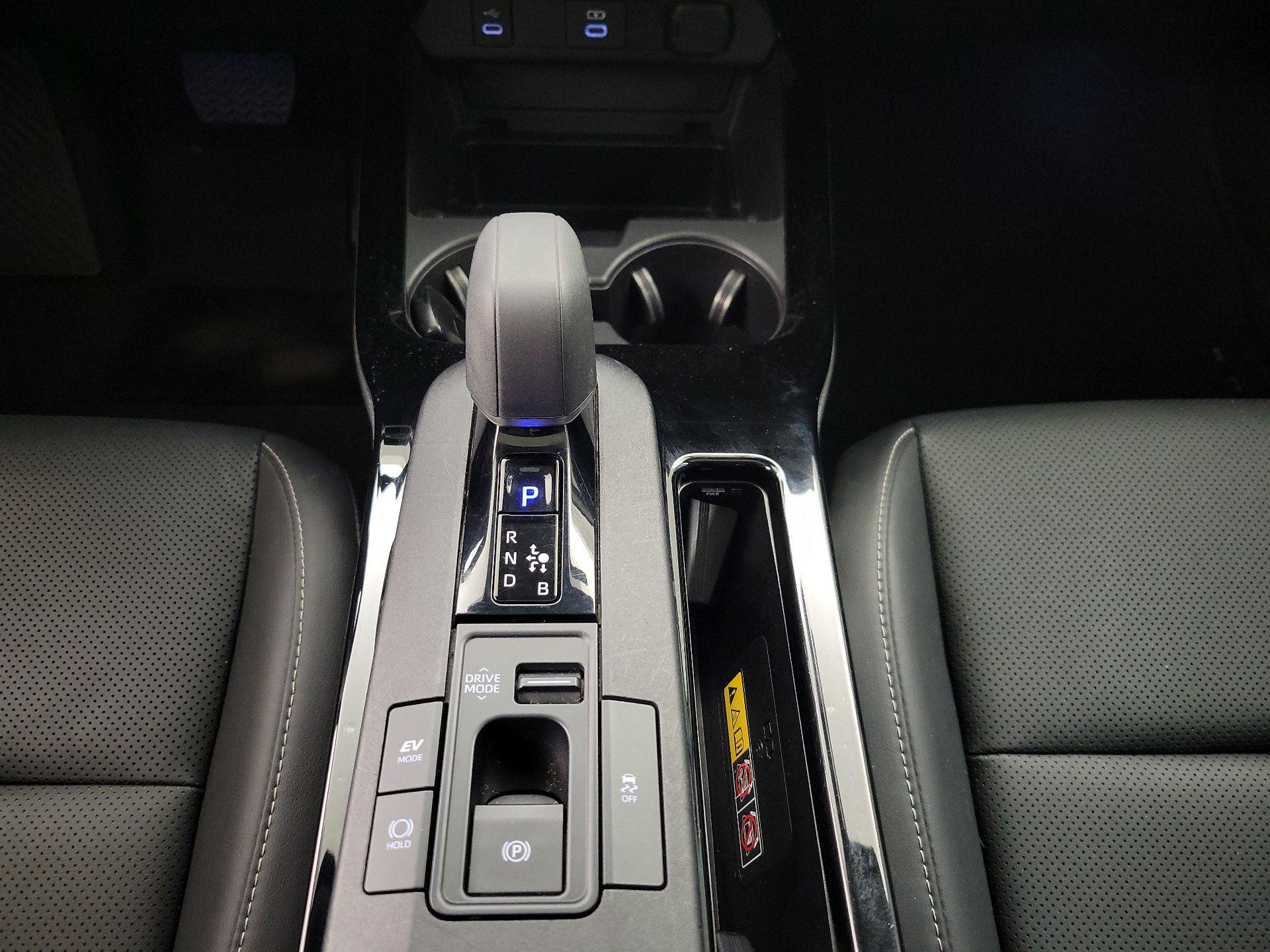 Thumbnail: 2024 Toyota Prius - 17