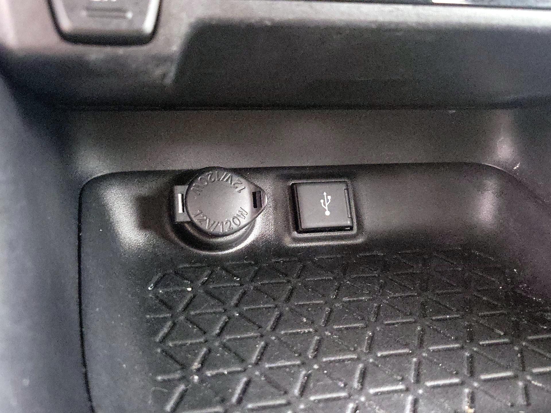 Thumbnail: 2021 Toyota RAV4 - 18