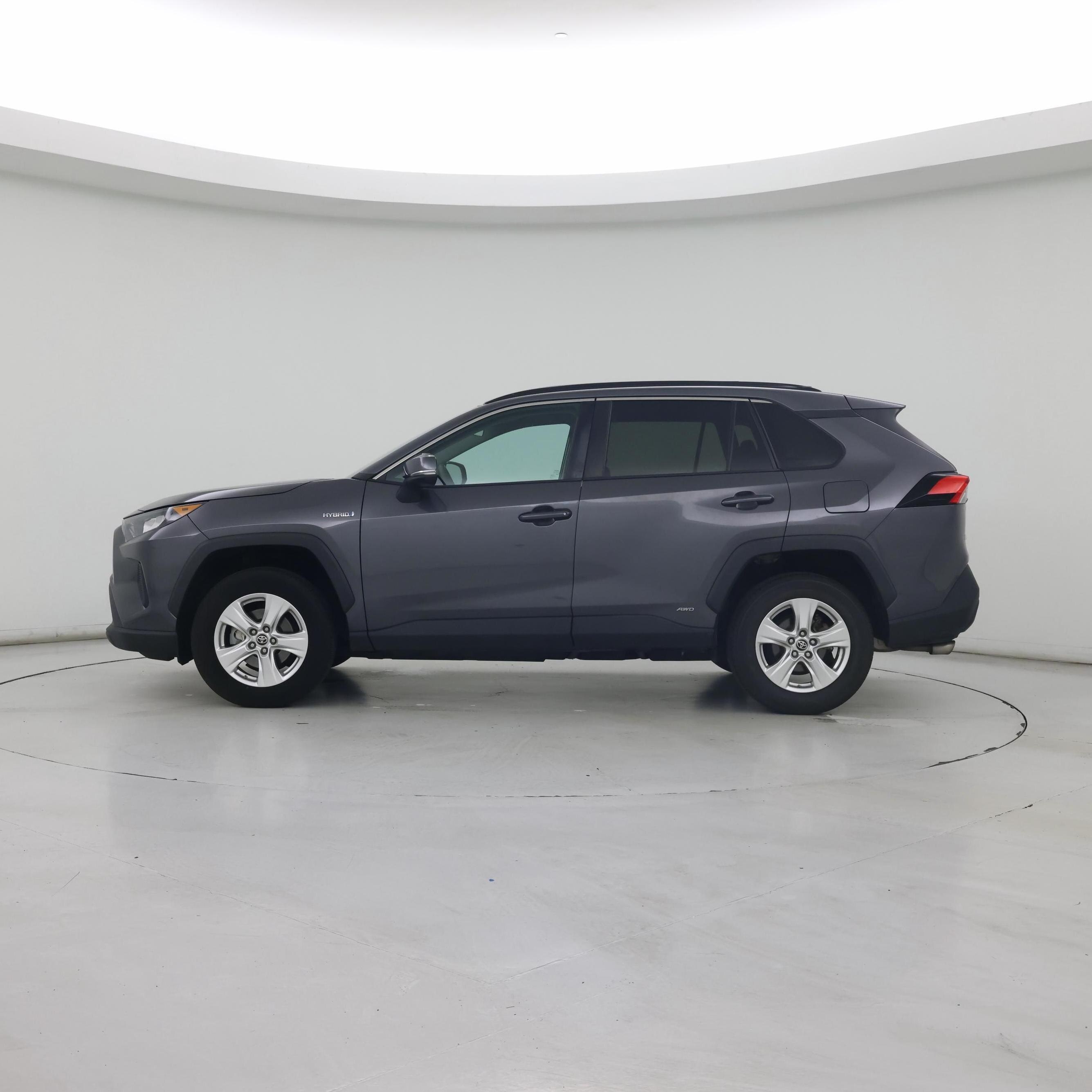 Thumbnail: 2021 Toyota RAV4 - 3