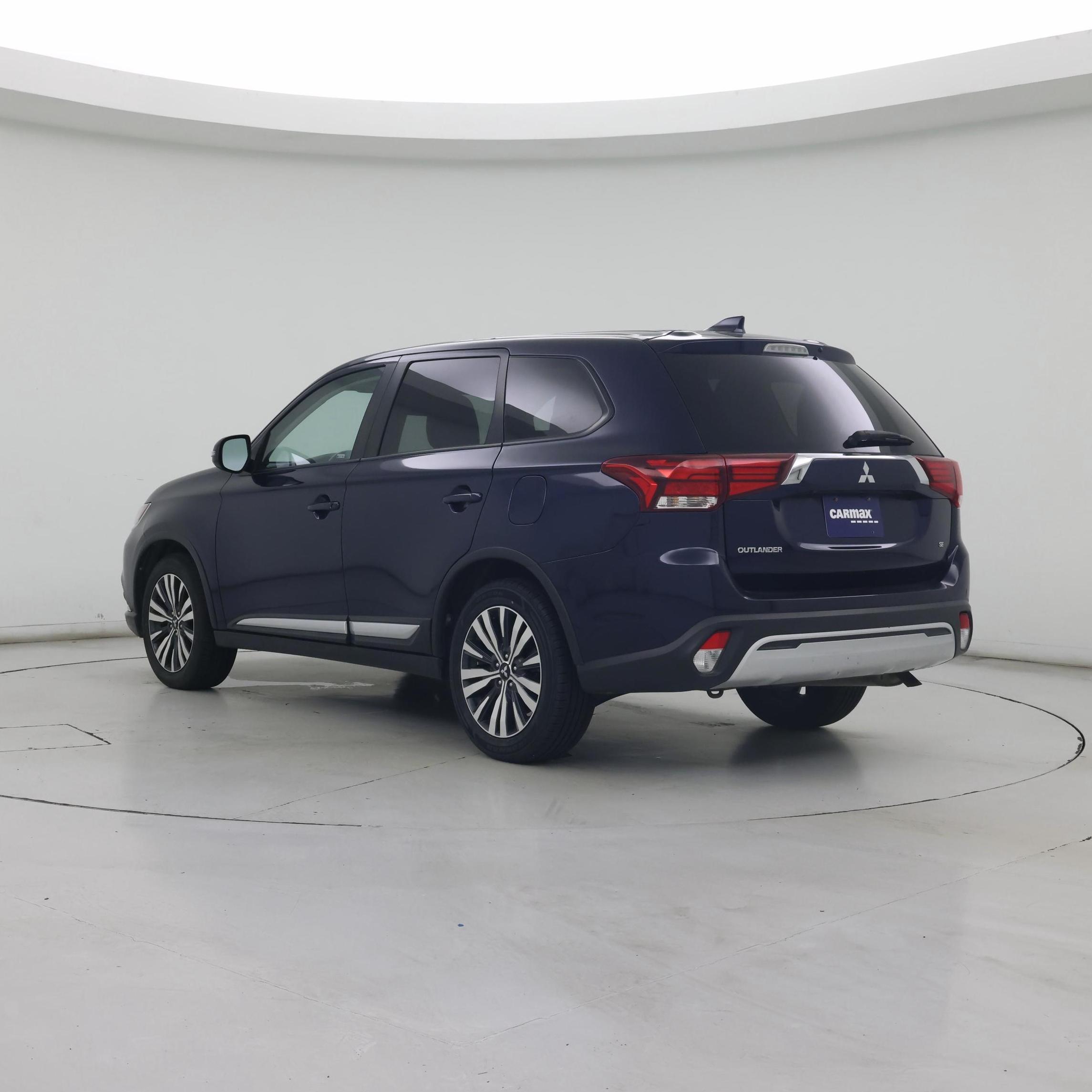 Thumbnail: 2020 Mitsubishi Outlander - 2