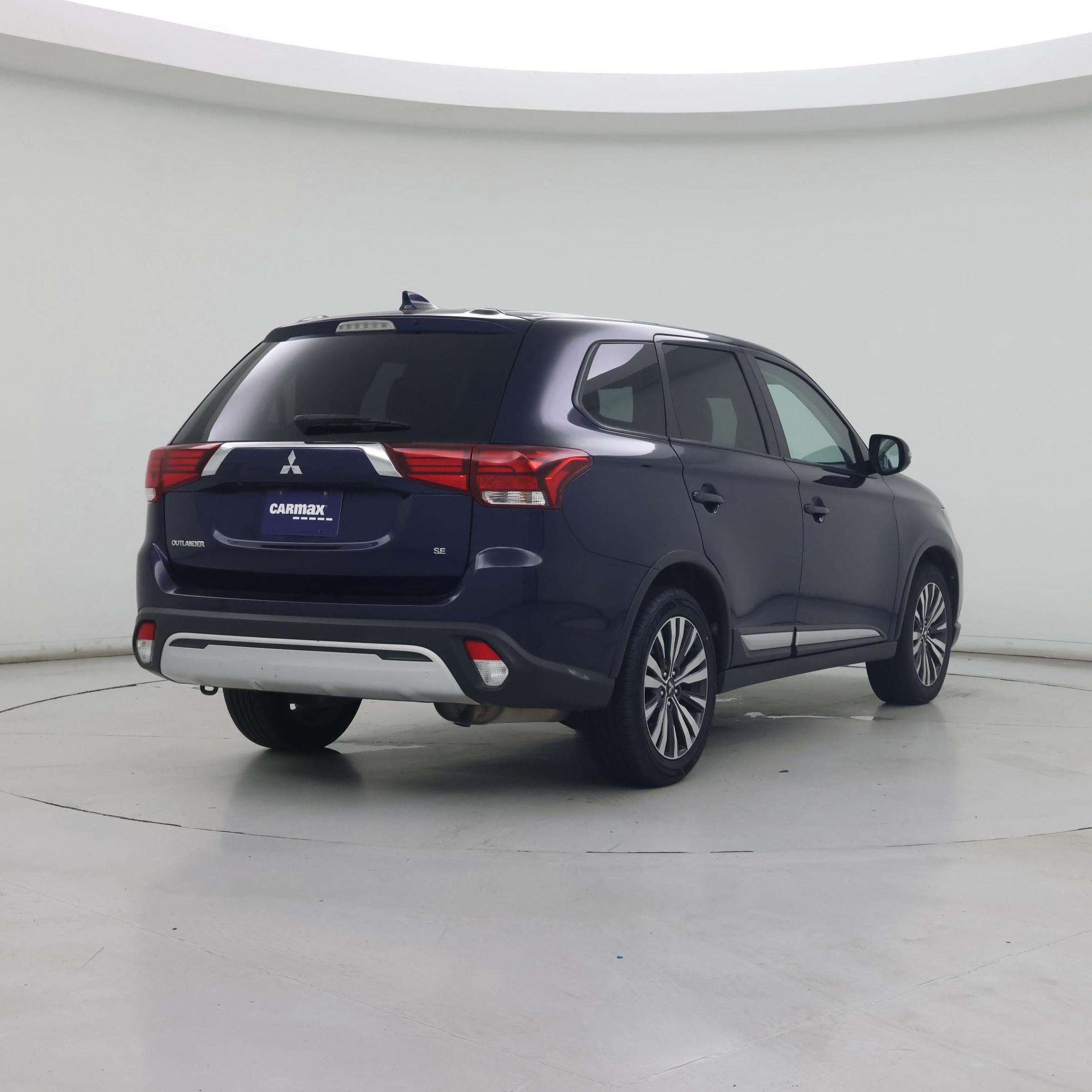 Thumbnail: 2020 Mitsubishi Outlander - 8
