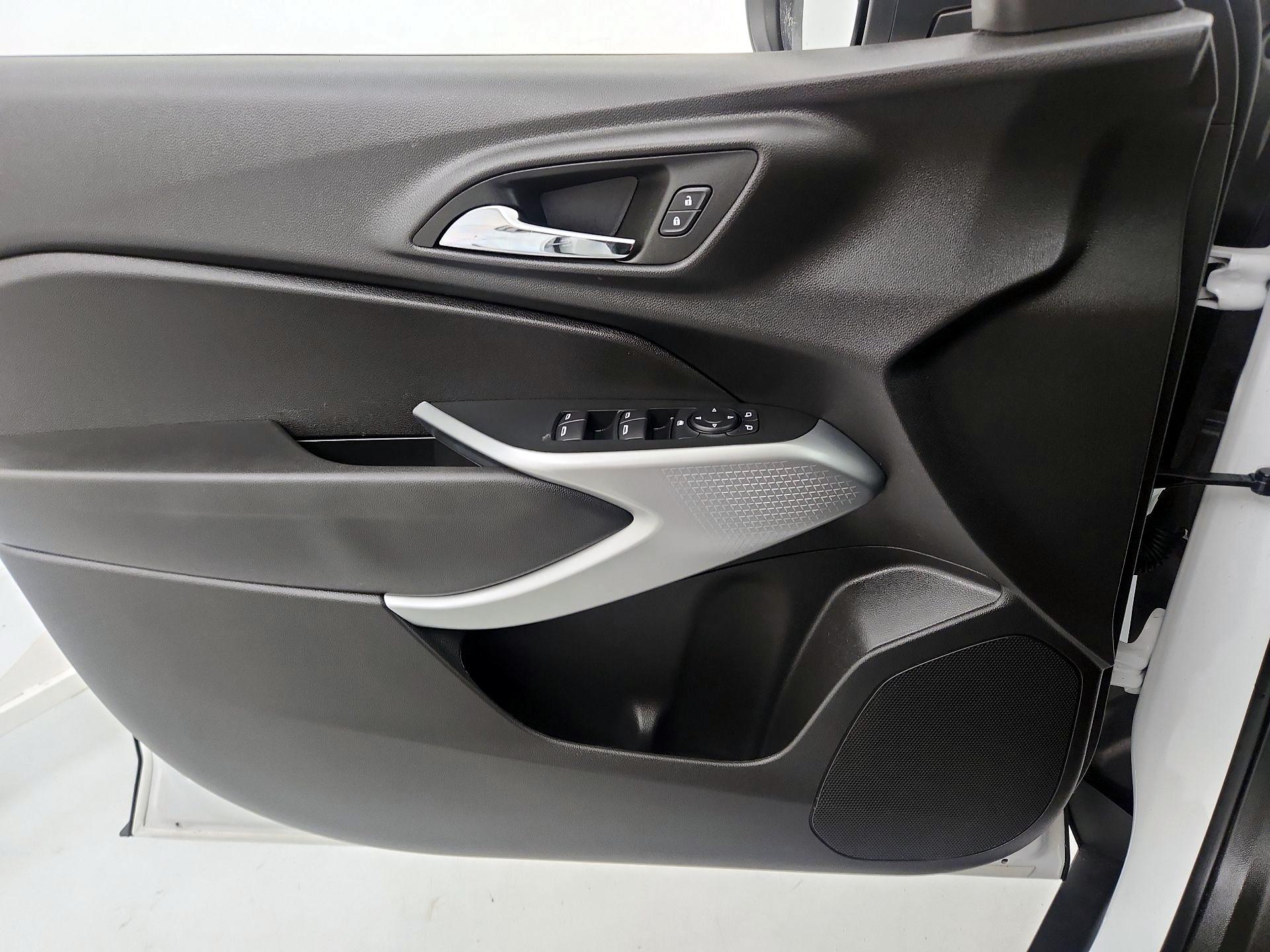 Thumbnail: 2025 Chevrolet Trax - 12