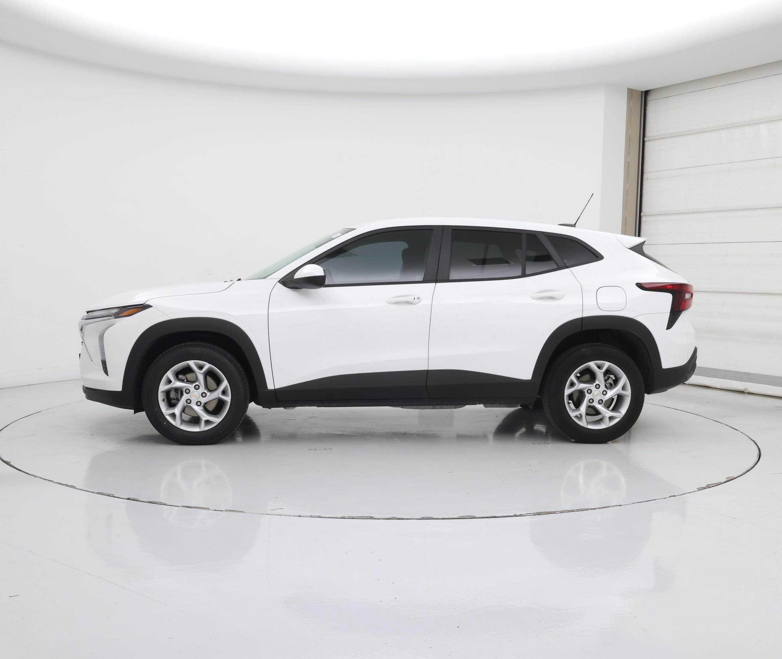 Thumbnail: 2025 Chevrolet Trax - 3