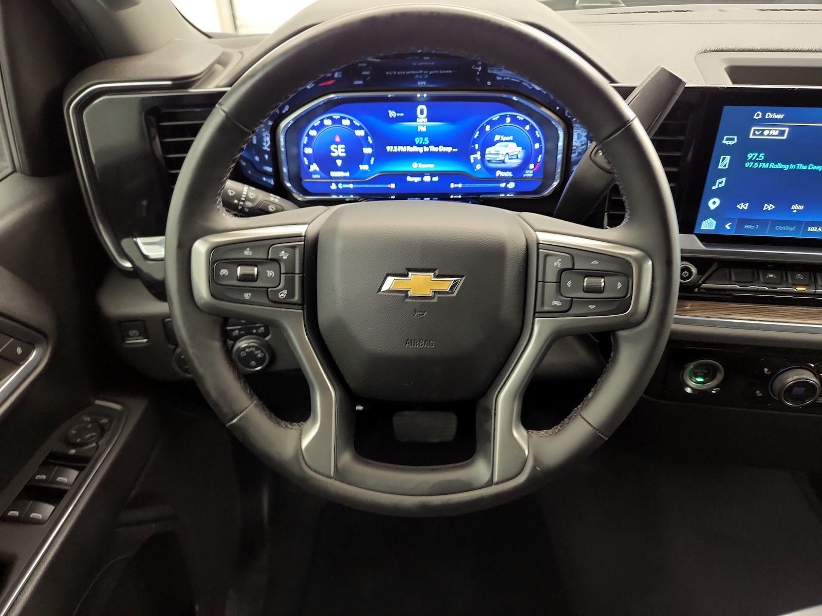 2023 Chevrolet Silverado 1500 LT - Photo 11