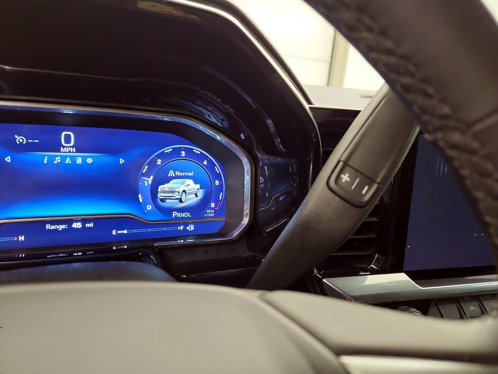 2023 Chevrolet Silverado 1500 LT - Photo 18