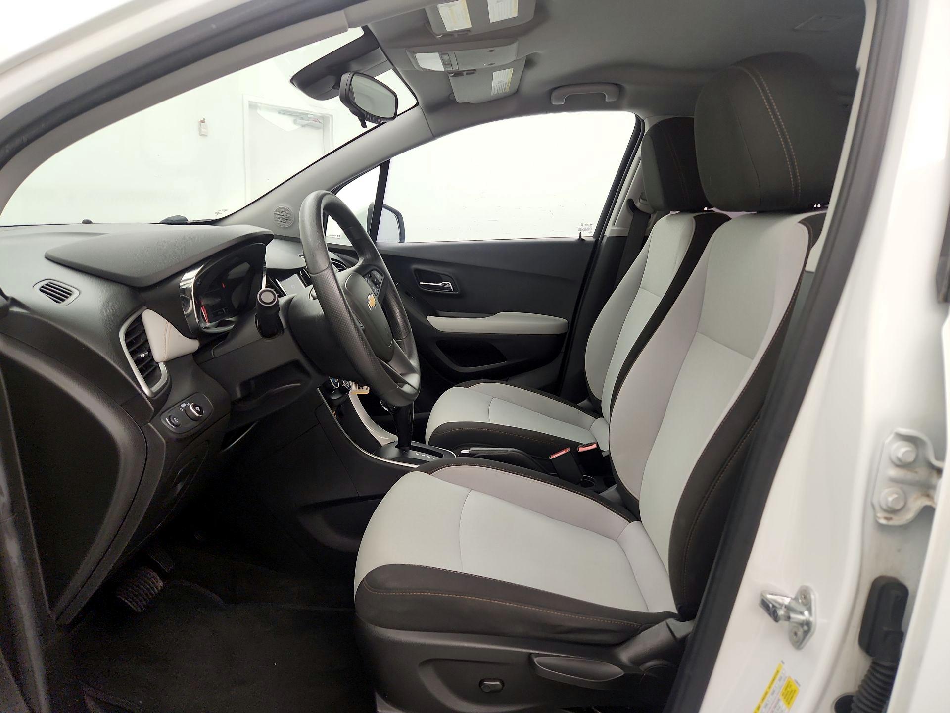 Thumbnail: 2022 Chevrolet Trax - 11