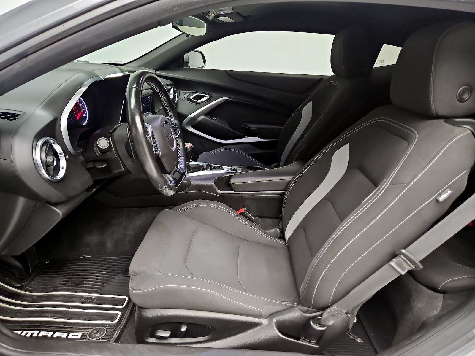 2021 Chevrolet Camaro LT1 - Photo 12