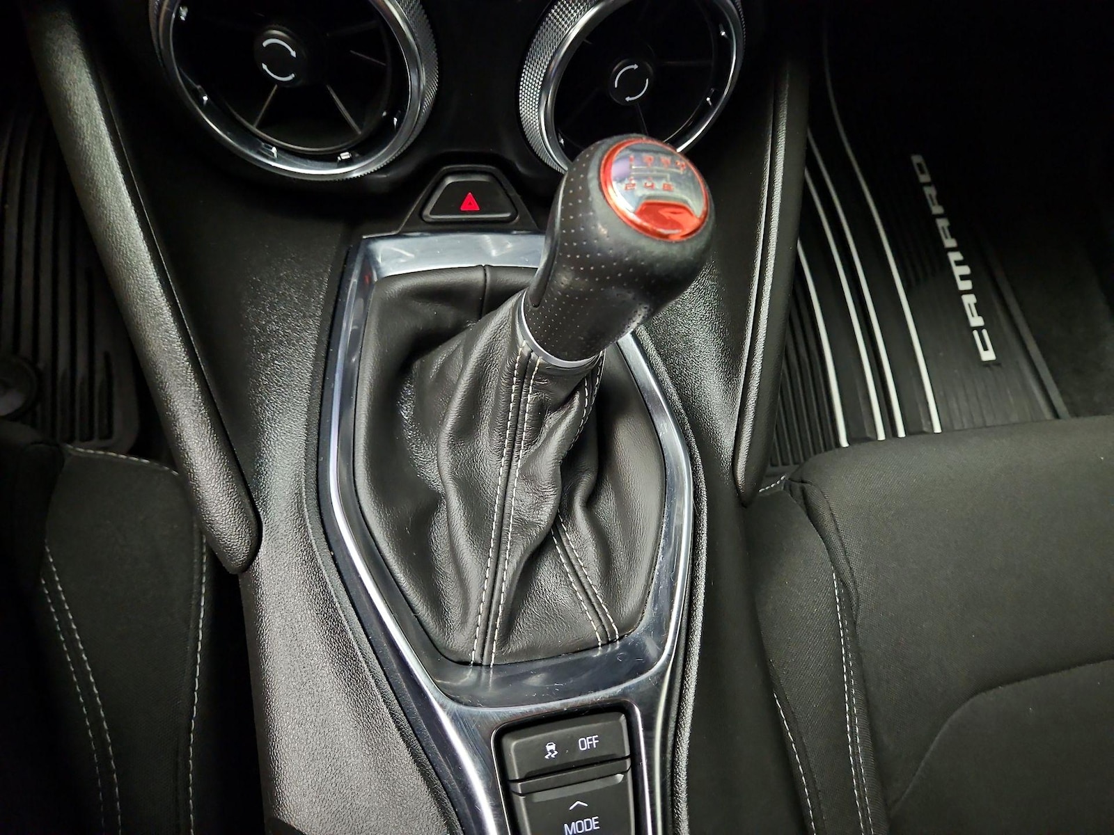 2021 Chevrolet Camaro LT1 - Photo 17
