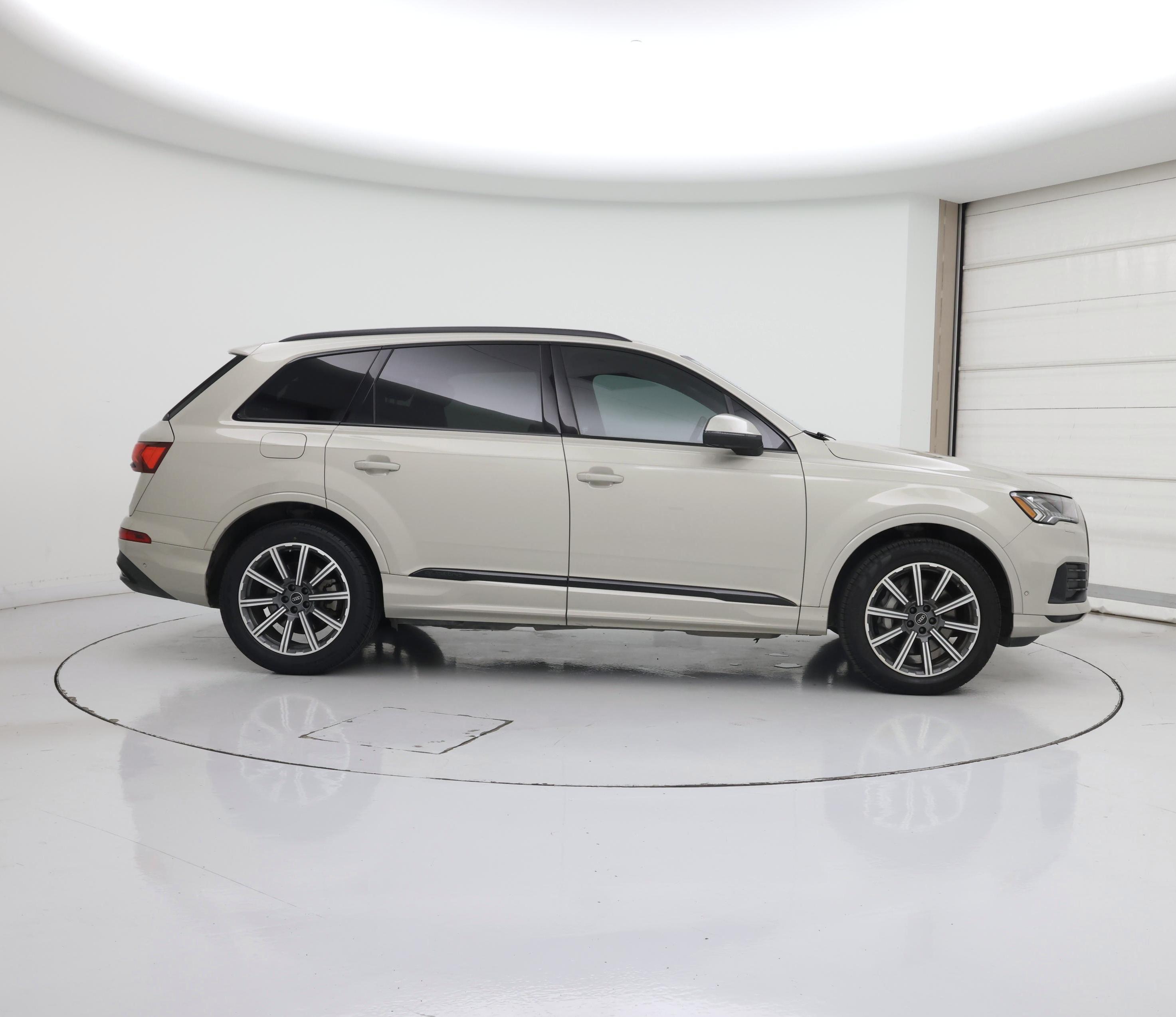 Thumbnail: 2023 Audi Q7 - 7
